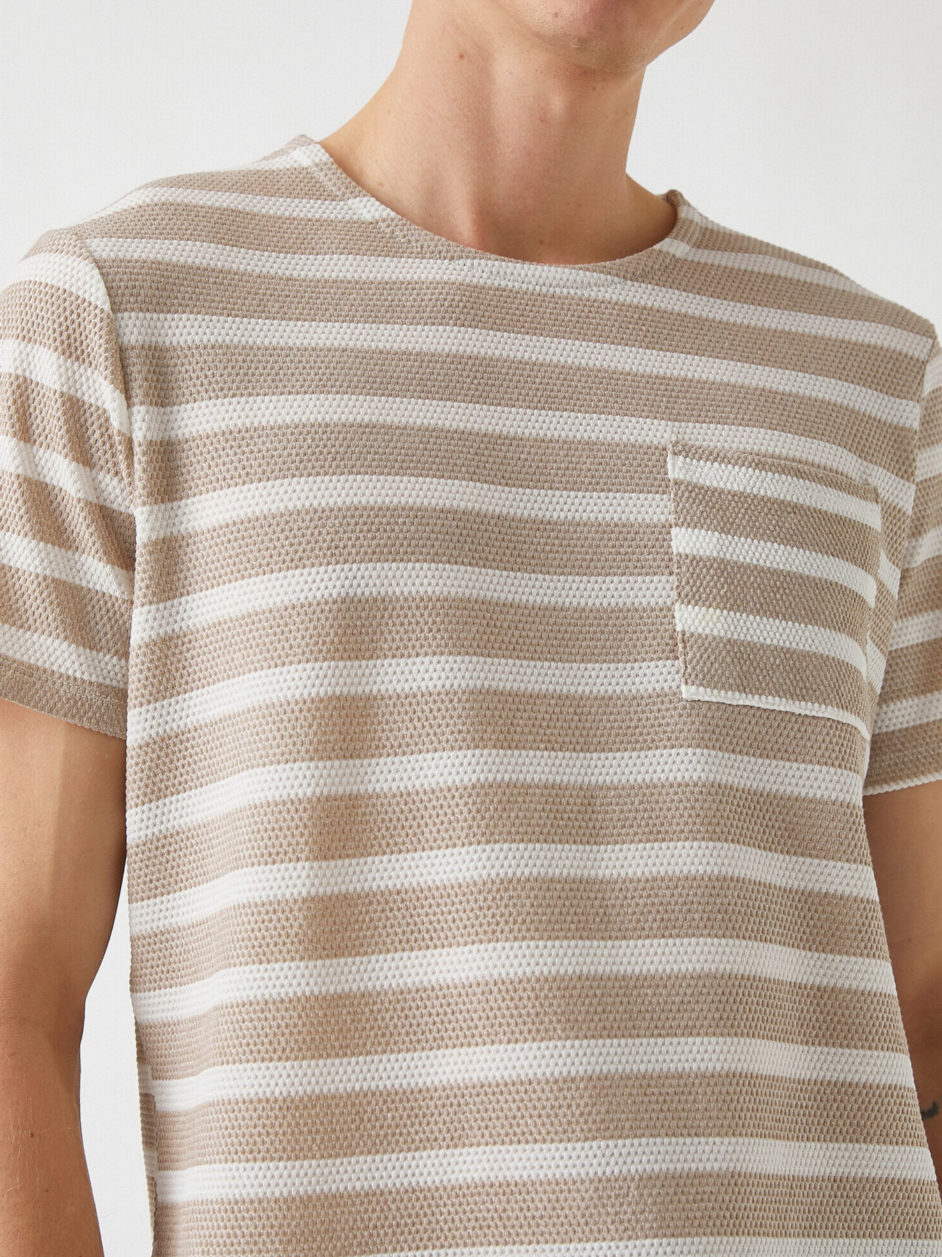 Футболка Koton модель 2YAM12320OK34K Фото