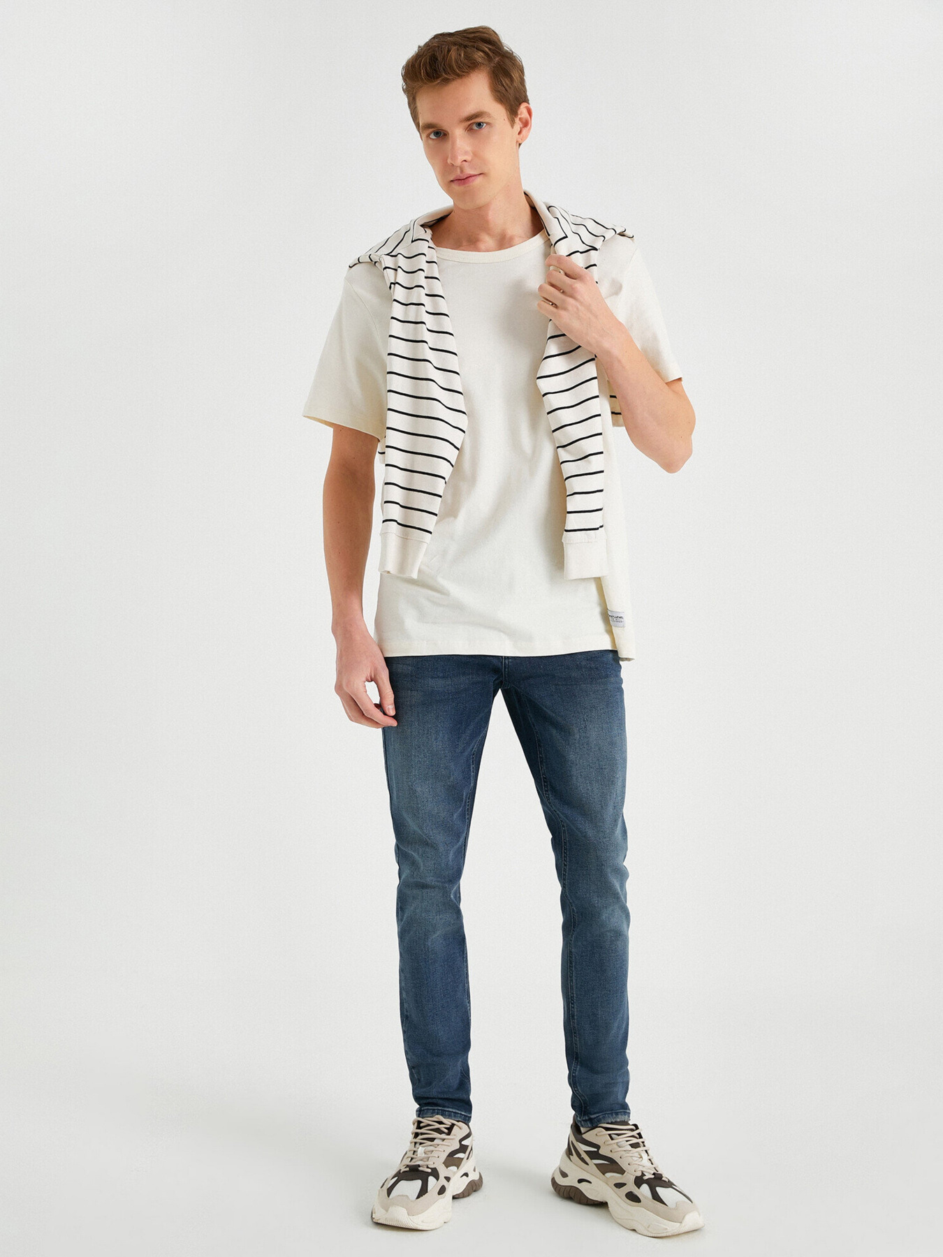 Джинсы Koton модель 2YAM43058LD740 Фото