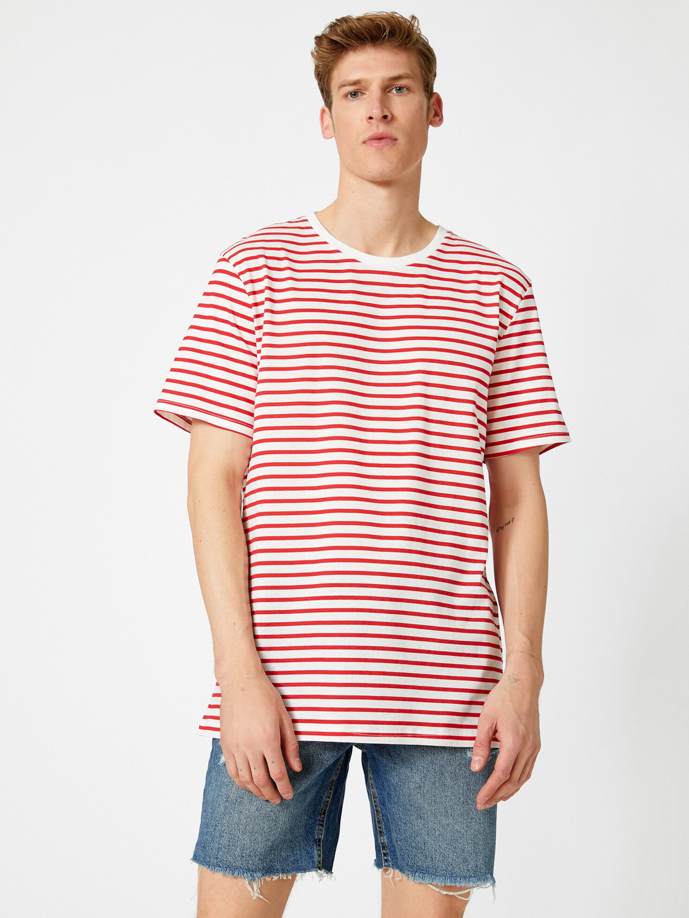 Футболки и поло Koton модель 1YAM14810OK03M Фото