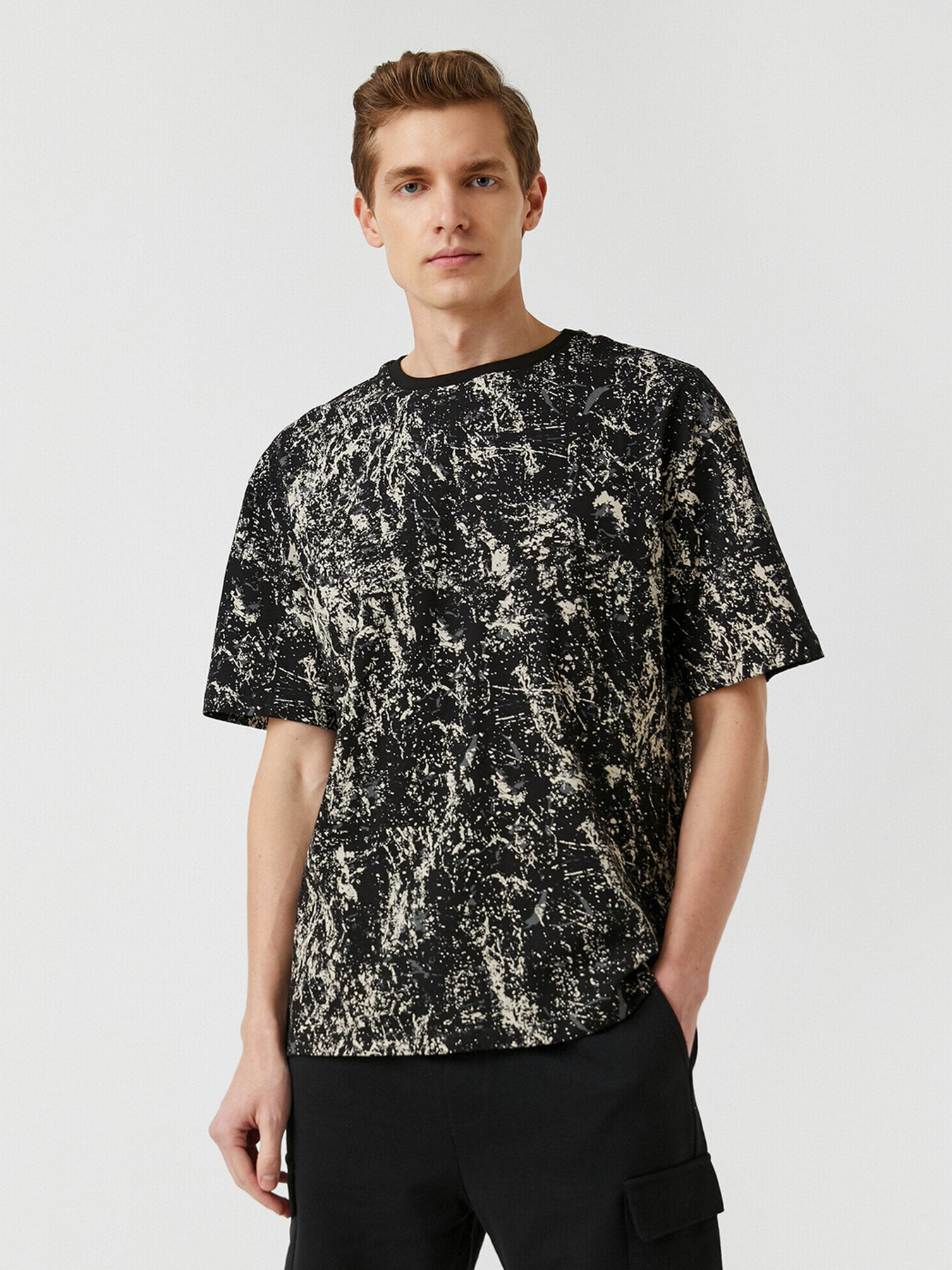 Футболки і поло Koton модель 2YAM11176OK03C Футболки і поло Koton модель 2YAM11176OK03C Фото