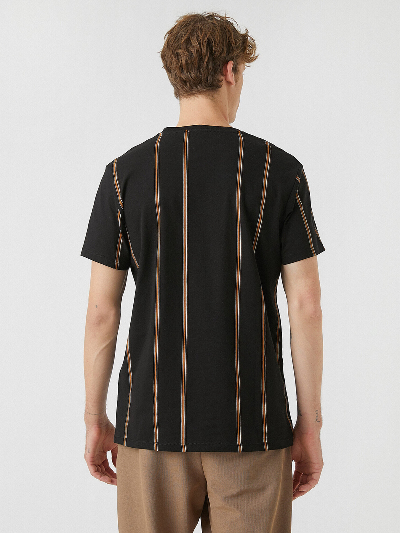 Футболки і поло Koton модель 2YAM11836LK02N Футболки і поло Koton модель 2YAM11836LK02N Фото