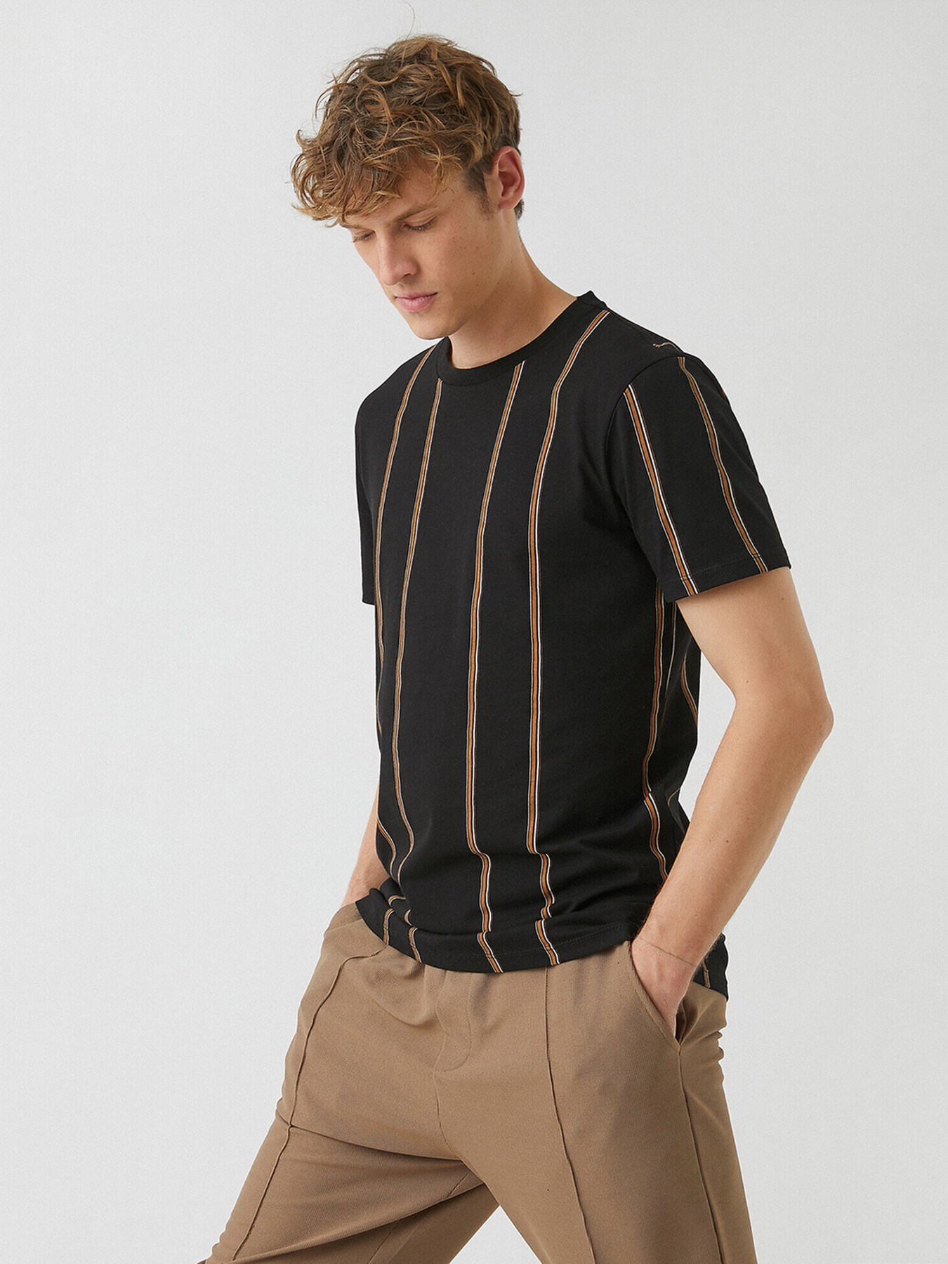 Футболки і поло Koton модель 2YAM11836LK02N Футболки і поло Koton модель 2YAM11836LK02N Фото