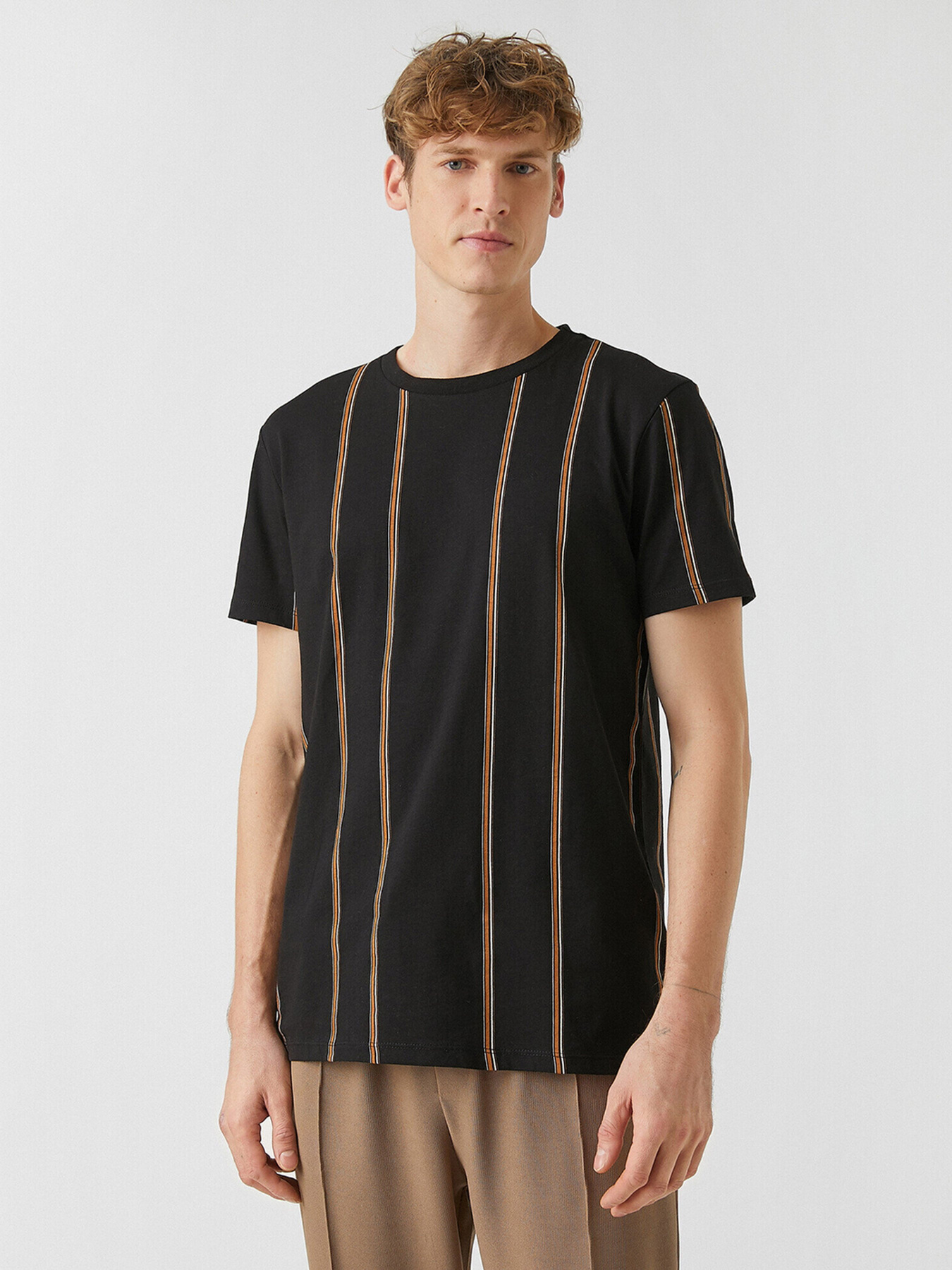 Футболки і поло Koton модель 2YAM11836LK02N Футболки і поло Koton модель 2YAM11836LK02N Фото