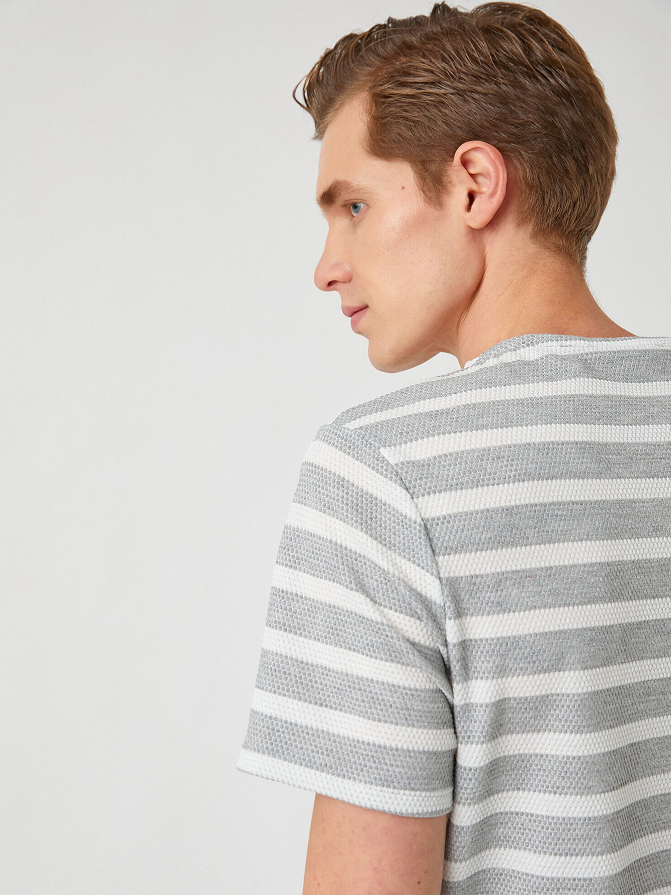 Футболка Koton модель 2YAM12320OK08K Фото