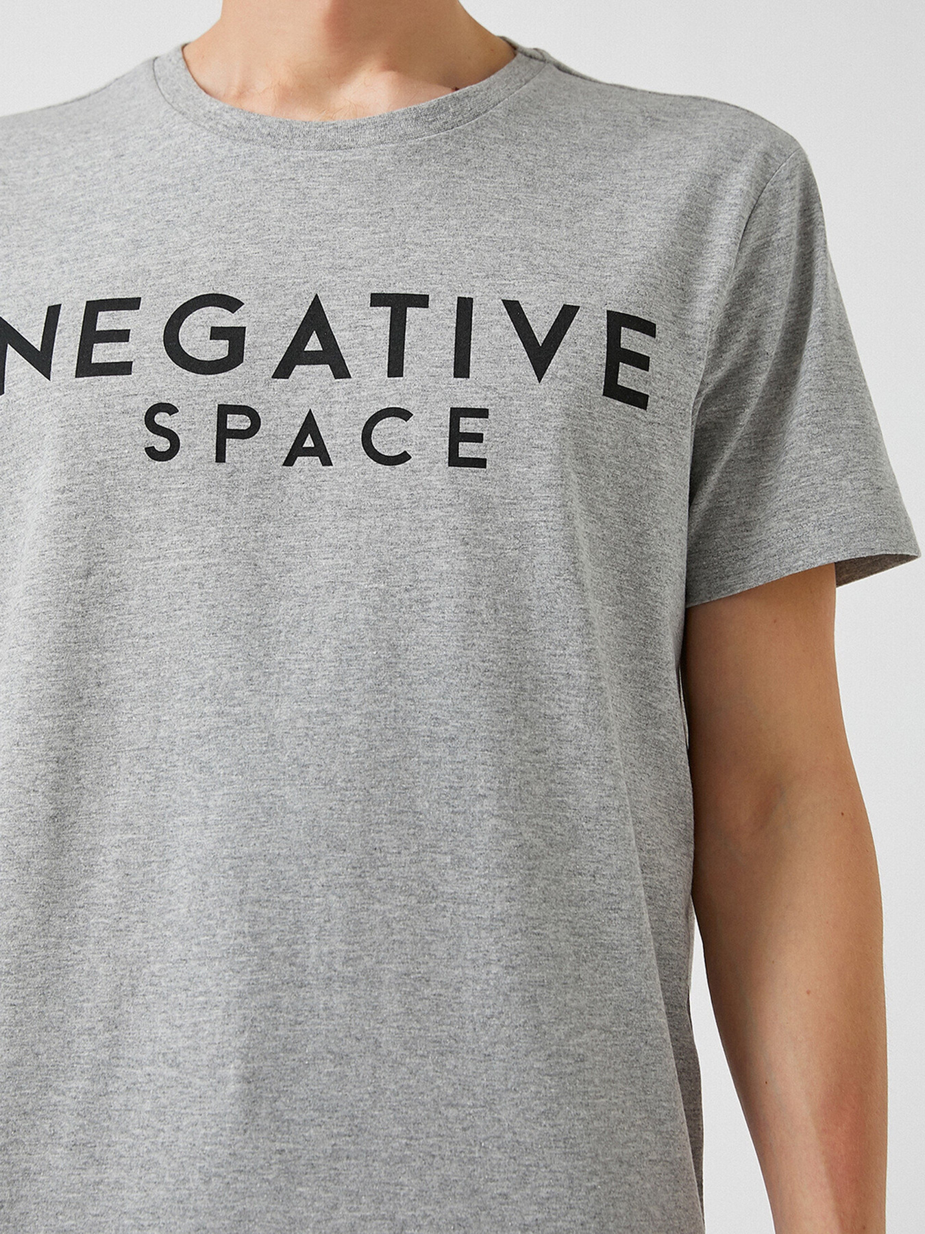 Футболки и поло Koton модель 2YAM11821LK023 Фото