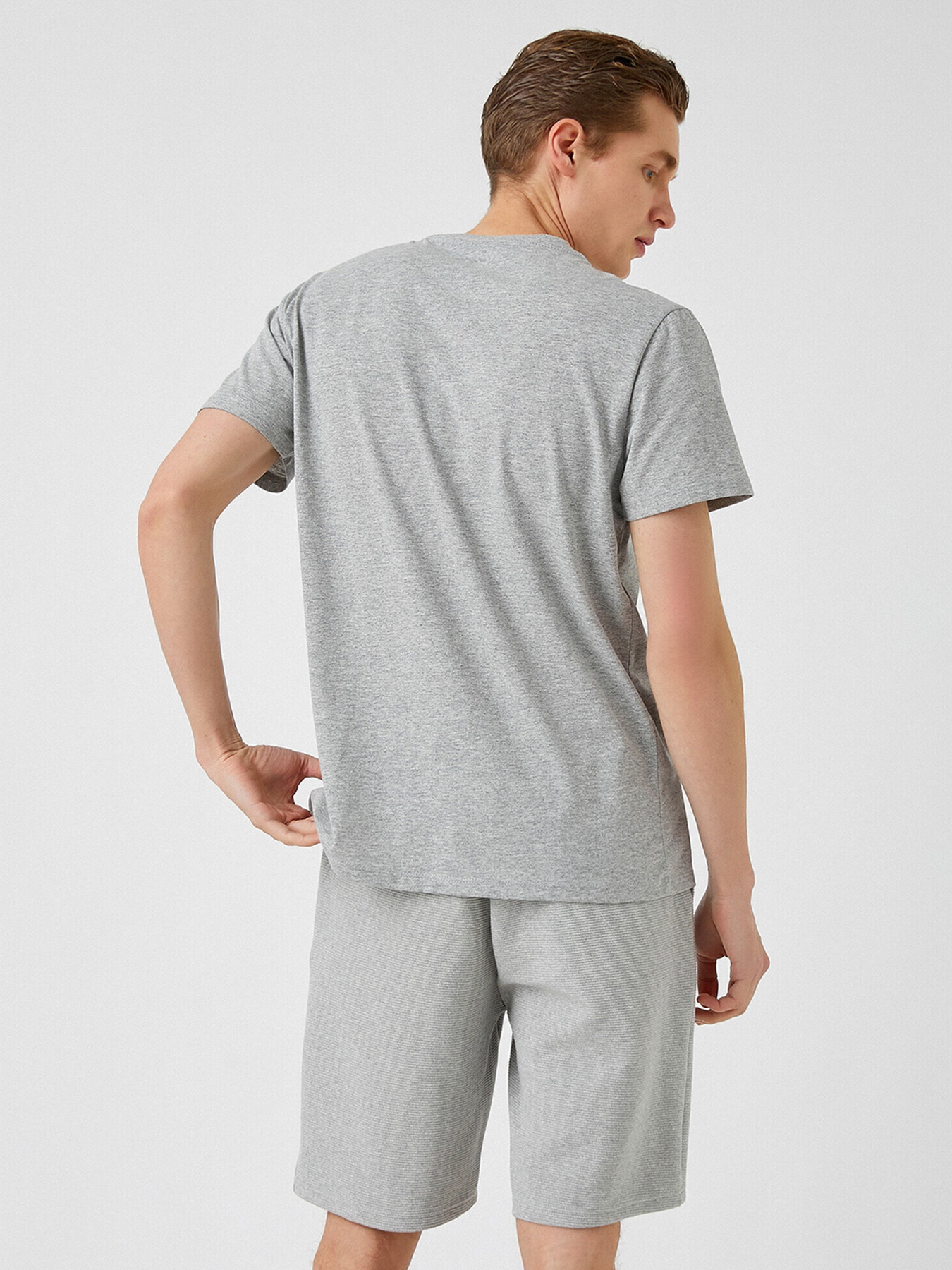 Футболки і поло Koton модель 2YAM11821LK023 Фото