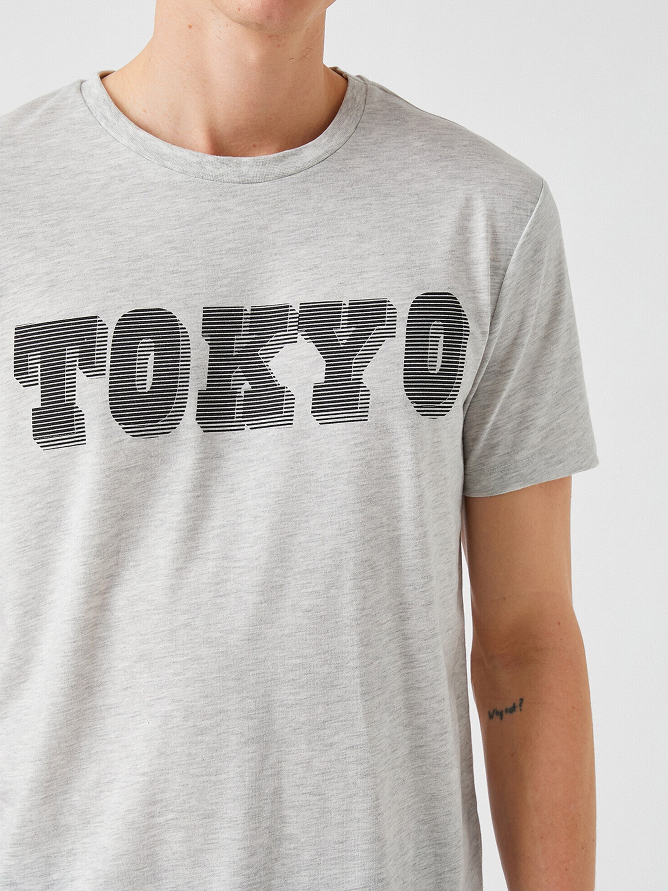 Футболки і поло Koton модель 2YAM11000CK023 Фото