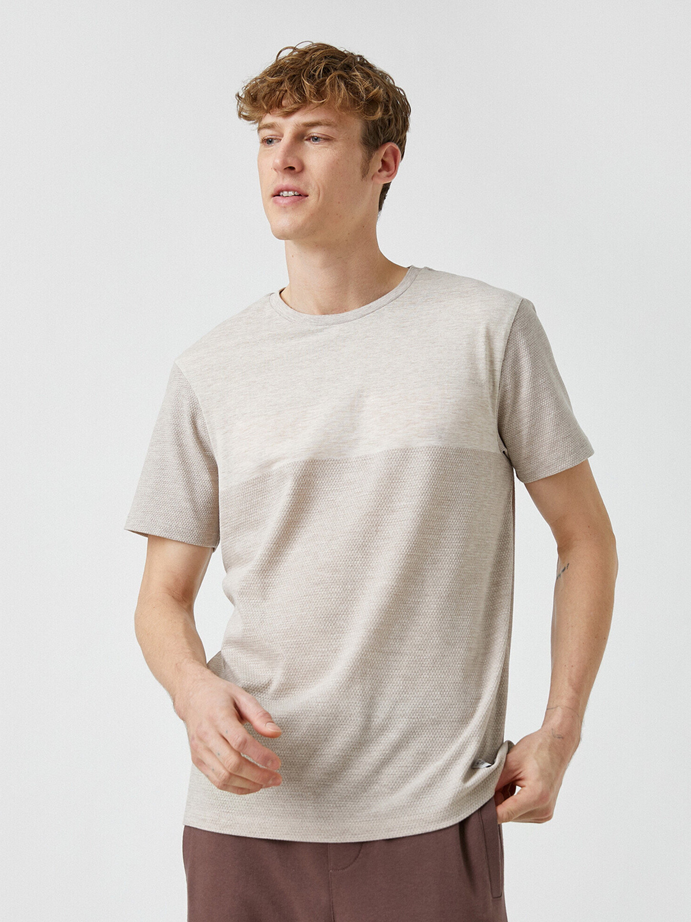 Футболка Koton модель 2YAM14392OK502 Фото