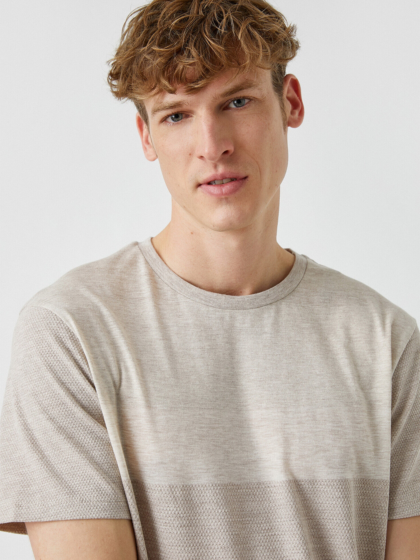 Футболка Koton модель 2YAM14392OK502 Фото