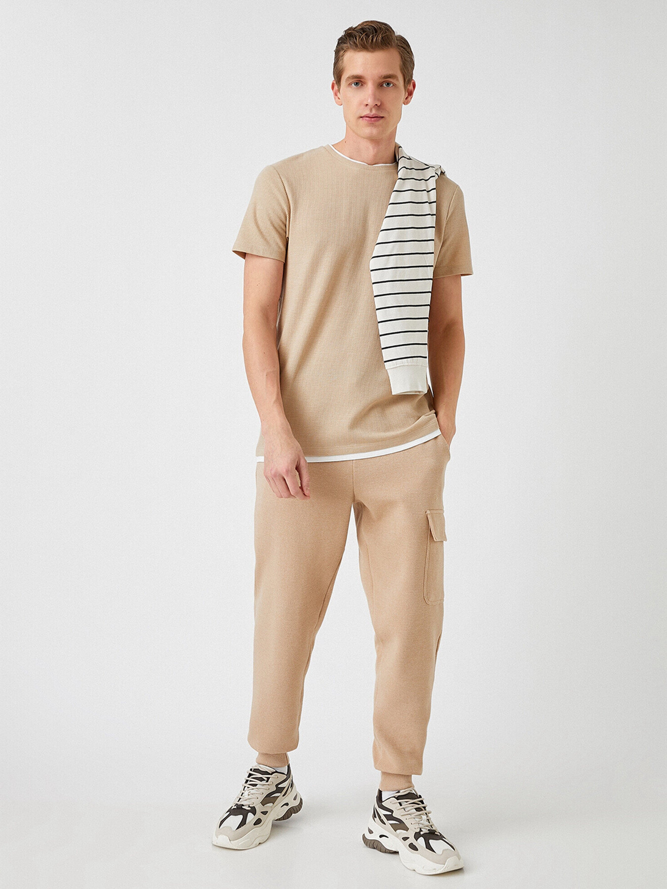 Футболка Koton модель 2YAM12183LK050 Фото