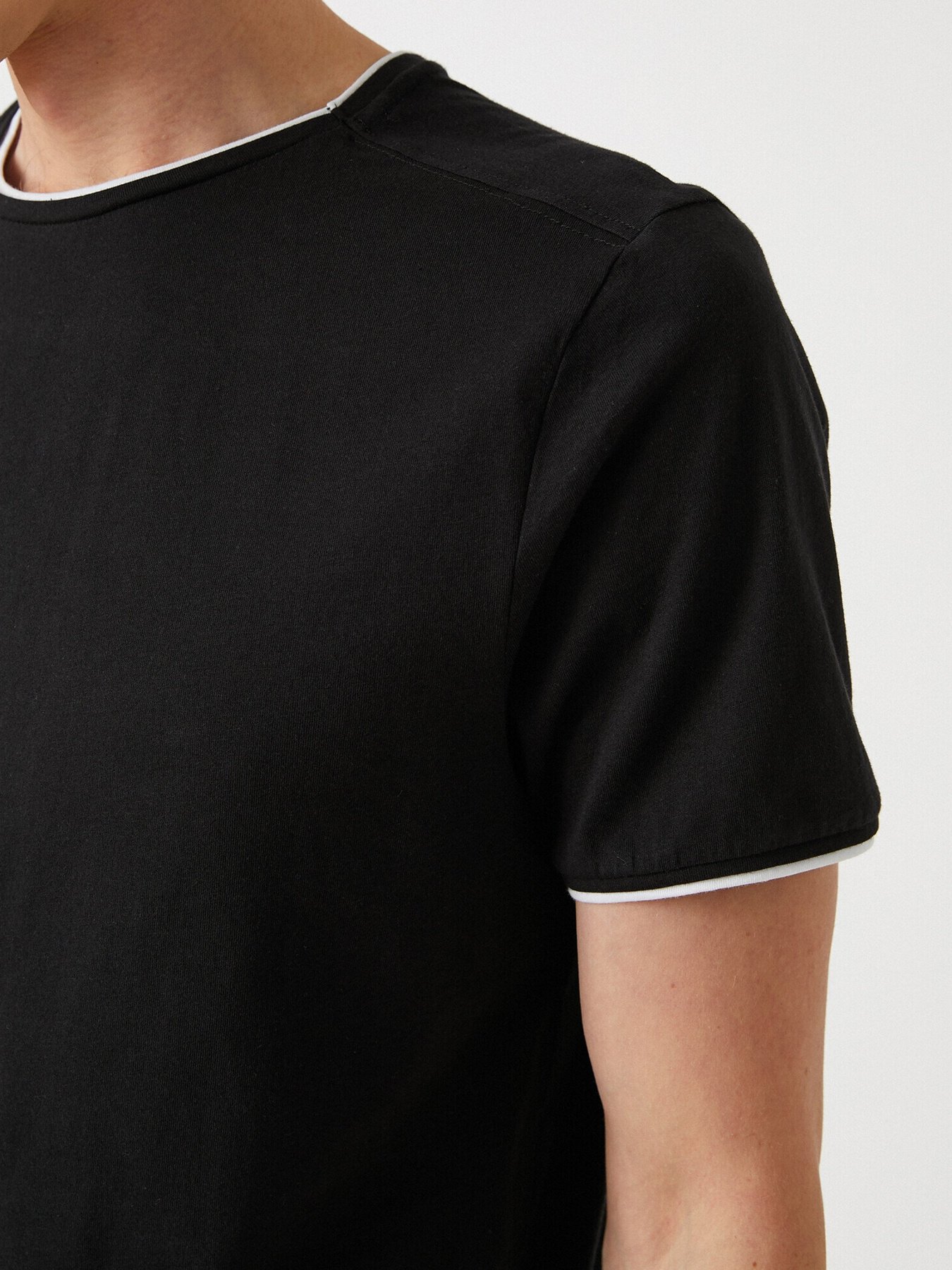 Футболка Koton модель 2SAM11251HK999 Фото