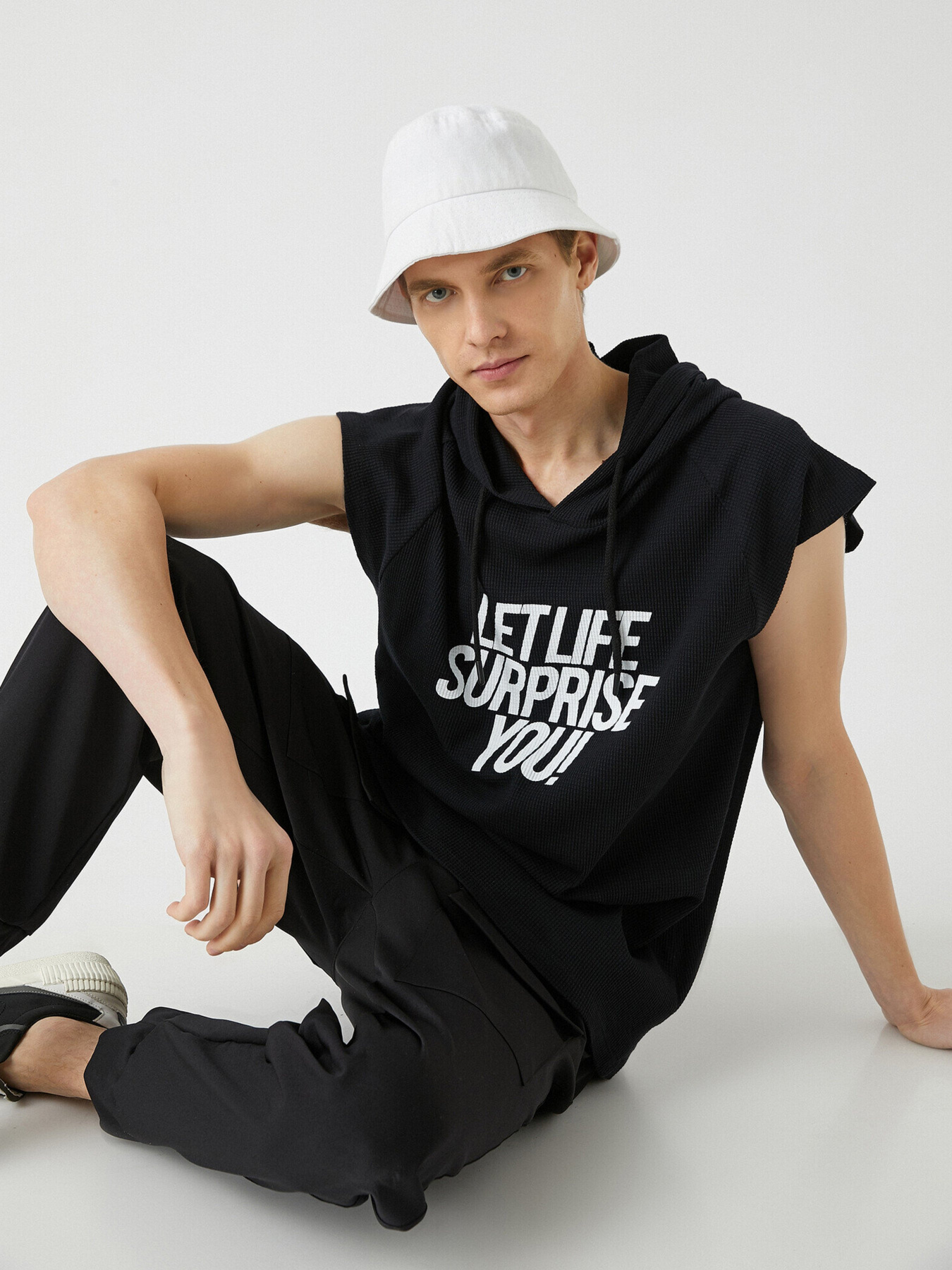 Футболка Koton модель 2YAM11126HK999 Фото