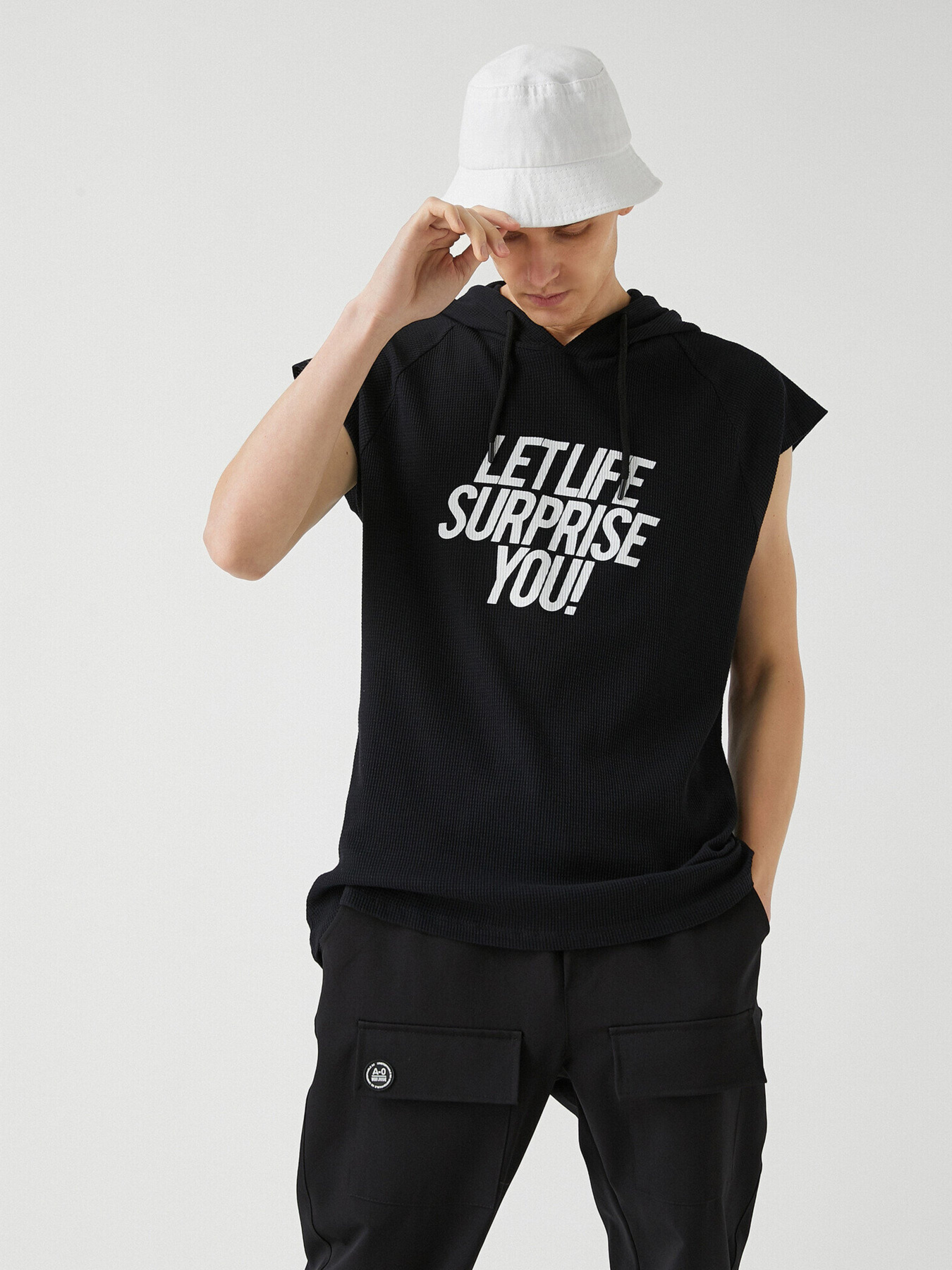 Футболка Koton модель 2YAM11126HK999 Фото