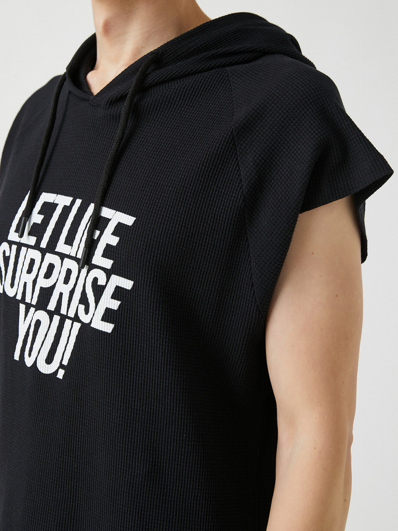 Футболка Koton модель 2YAM11126HK999 Фото