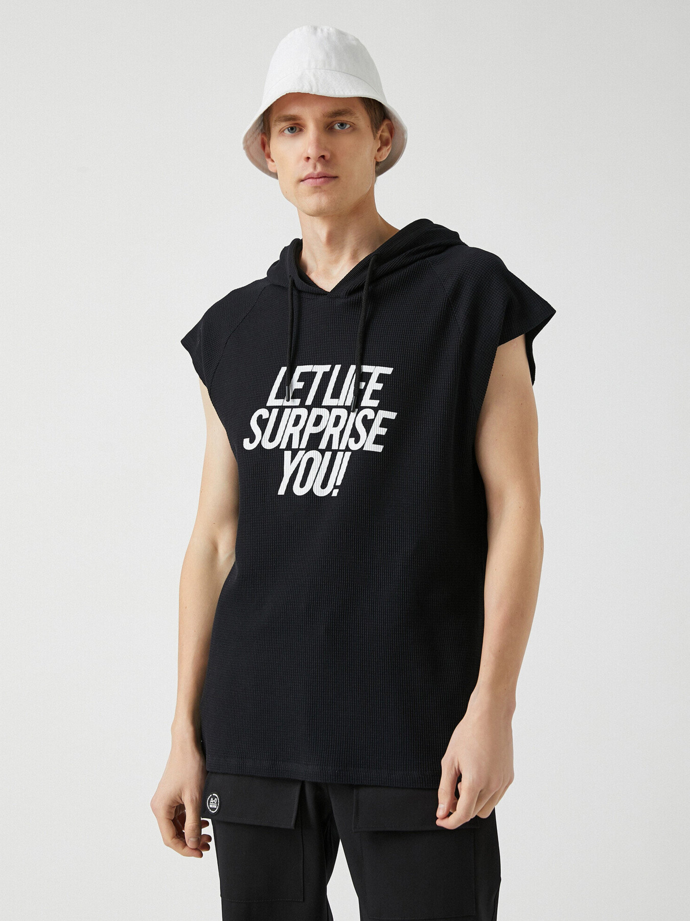 Футболка Koton модель 2YAM11126HK999 Футболка Koton модель 2YAM11126HK999 Фото