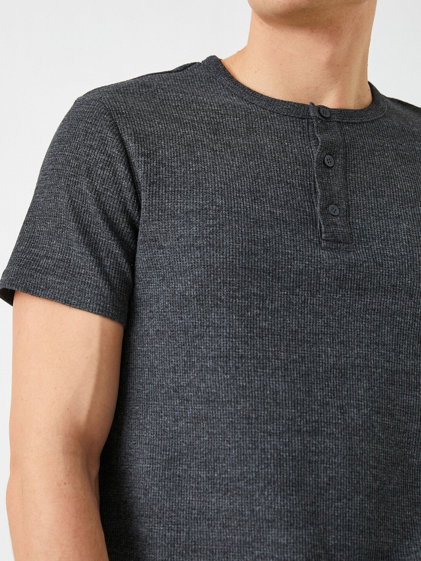 Футболка Koton модель 2YAM12382LK045 Фото