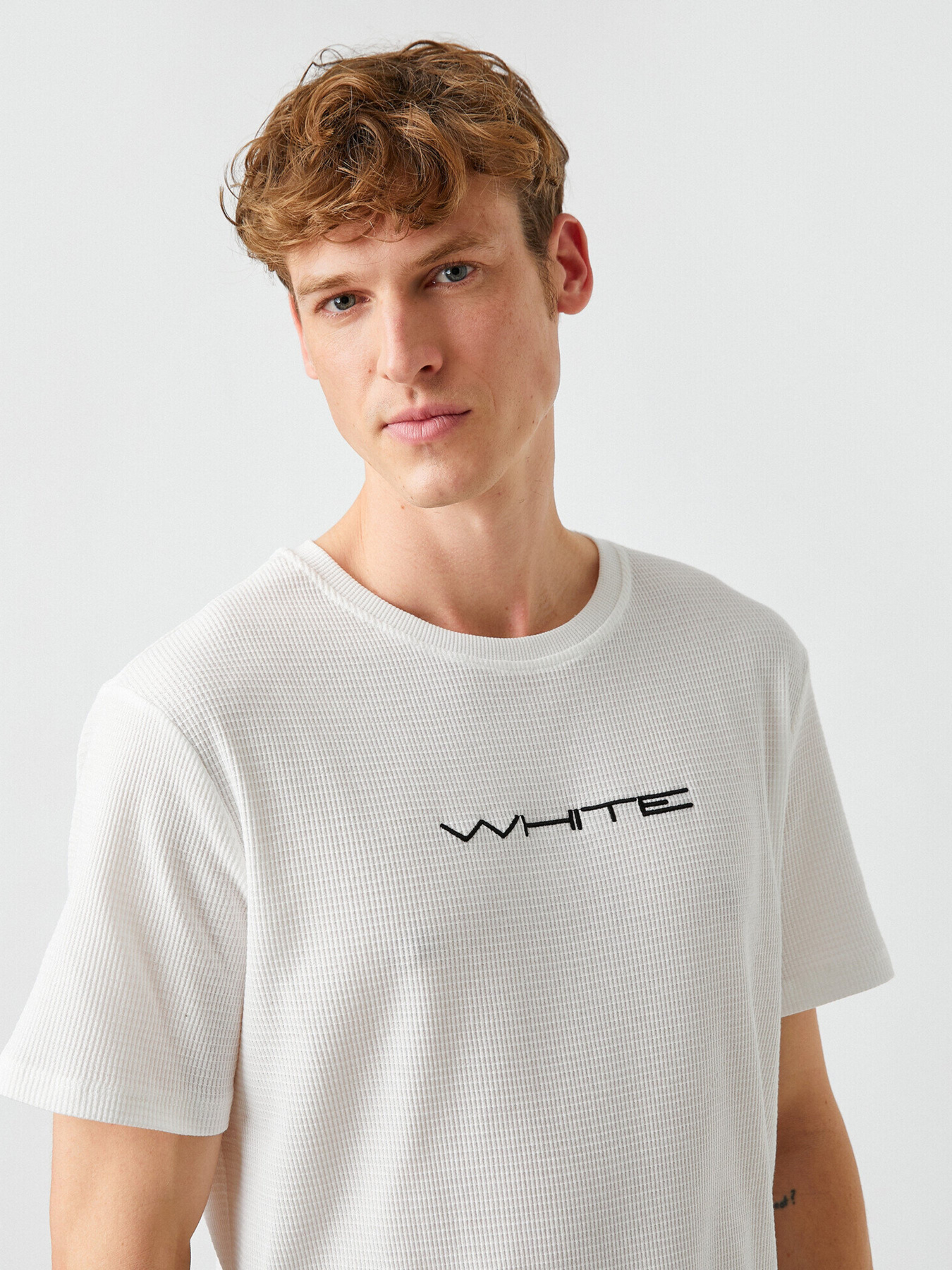 Футболка Koton модель 2YAM11936HK000 Фото