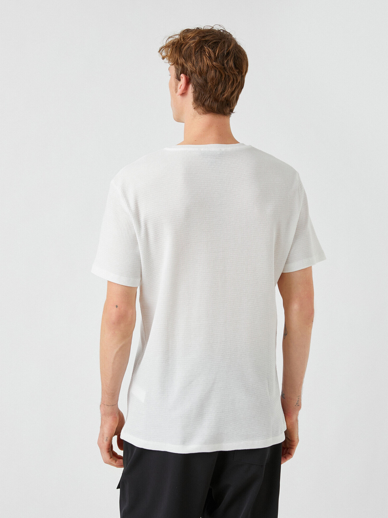 Футболка Koton модель 2YAM11936HK000 Фото