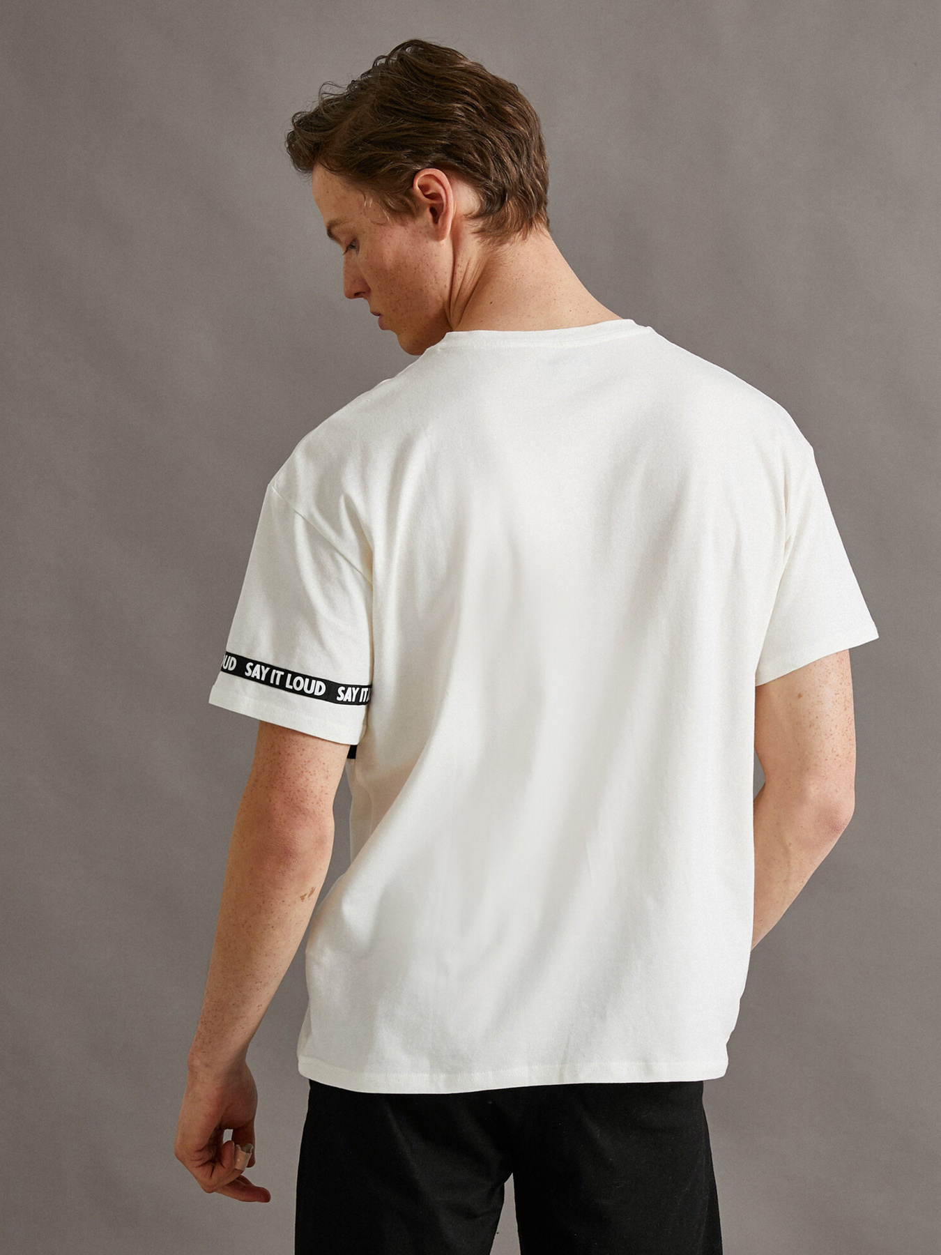 Футболки и поло Koton модель 1YAM11183HK000 Фото