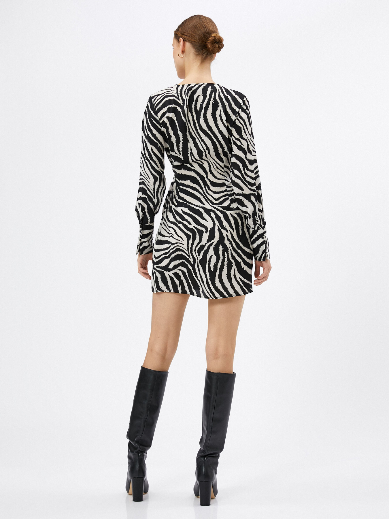 Платье мини Koton модель 4WAK80023PWBDL Платье мини Koton модель 4WAK80023PWBDL Фото