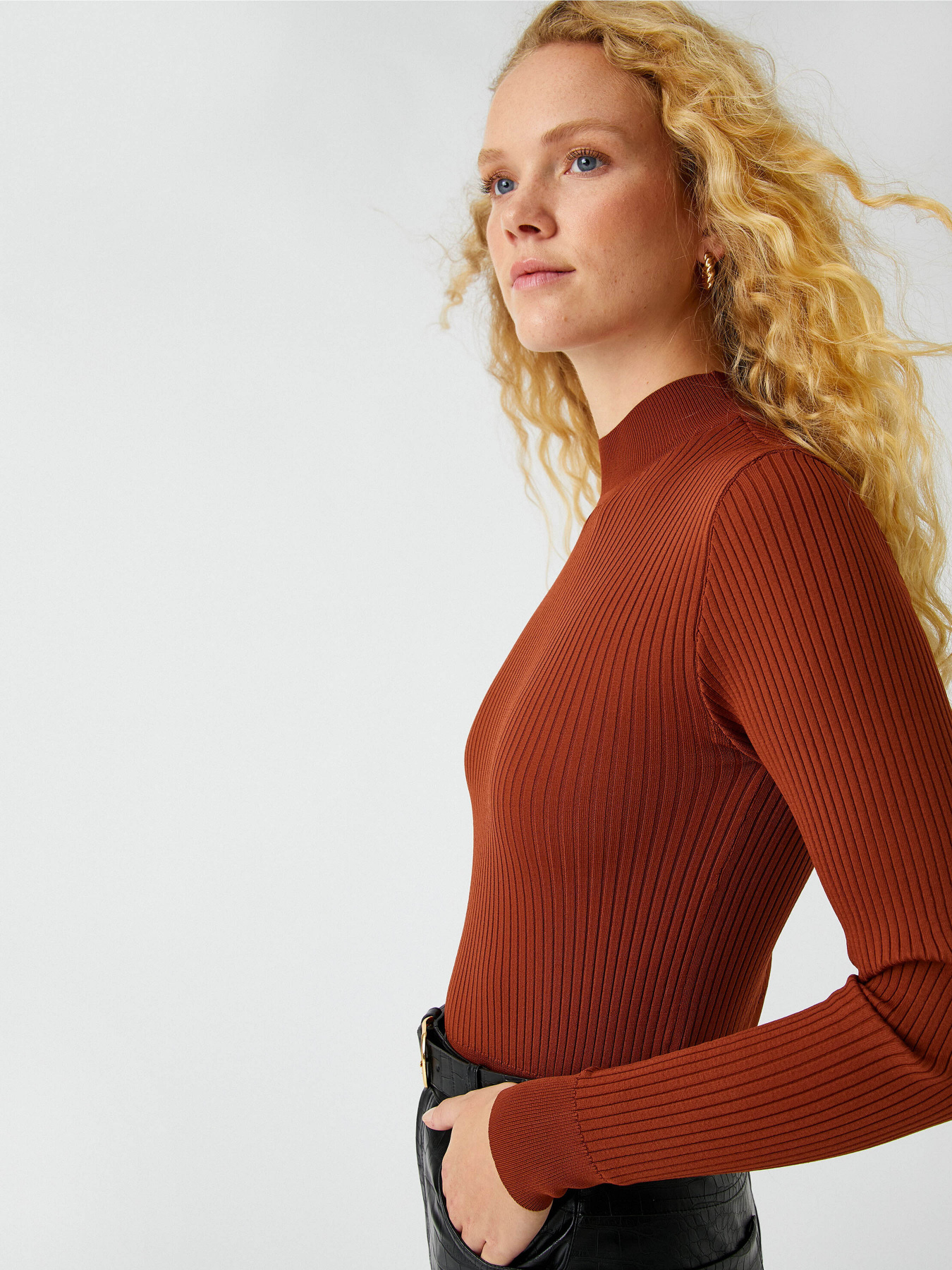 Водолазка Koton модель 3WAK90096HT517 Фото