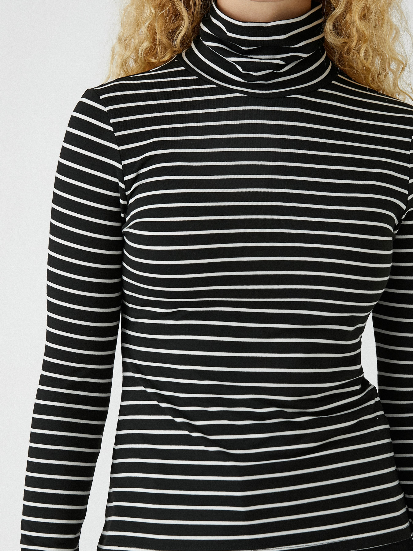 Водолазка Koton модель 3WAK60009EK0S0 Фото