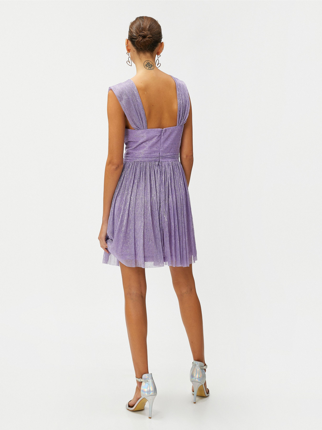 Платье мини Koton модель 3SAK80021FK353 Платье мини Koton модель 3SAK80021FK353 Фото