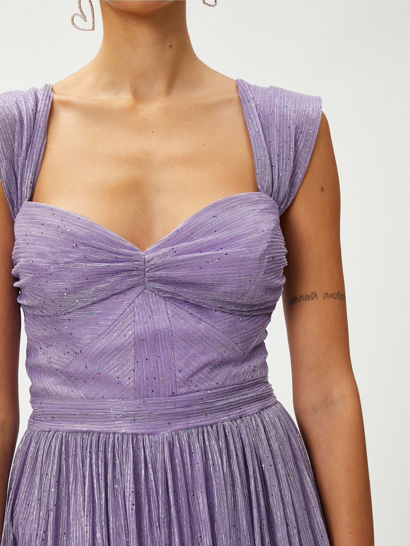 Платье мини Koton модель 3SAK80021FK353 Платье мини Koton модель 3SAK80021FK353 Фото