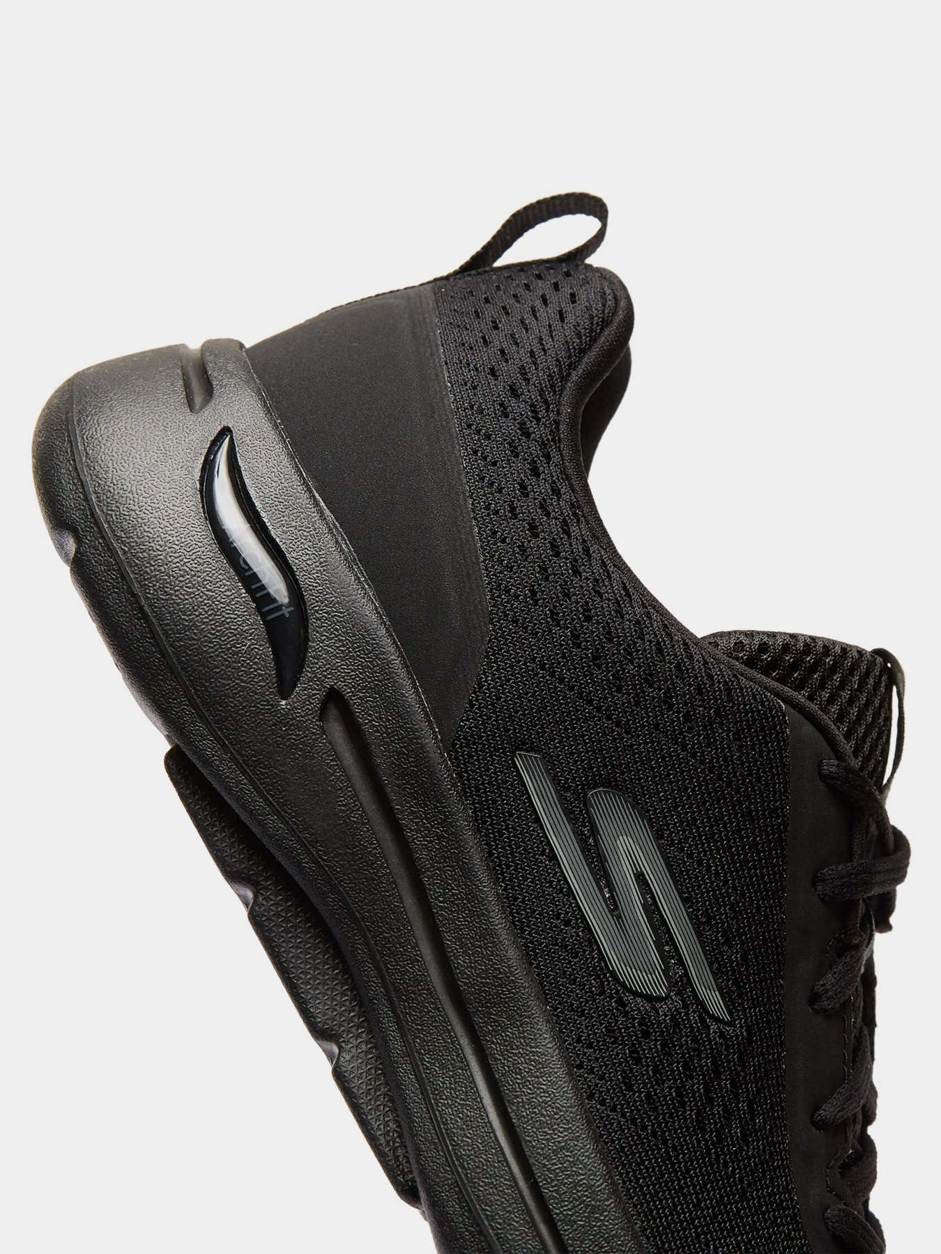 Кроссовки для спорта Skechers GOwalk Arch Fit - Motion Breeze модель 124404 BBK Фото