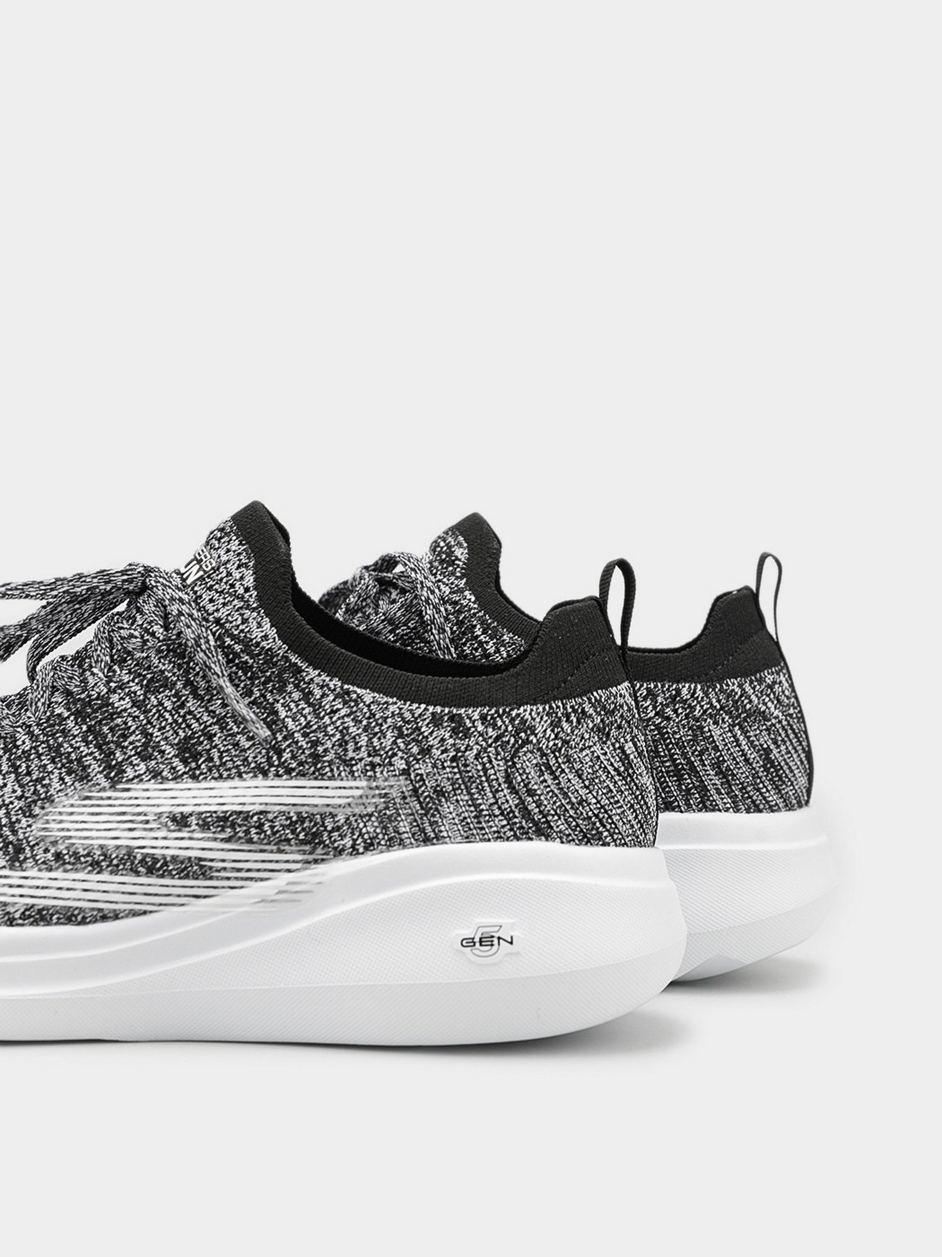 Кроссовки для спорта Skechers GOrun Fast Performance модель 128883 BKW Кроссовки для спорта Skechers GOrun Fast Performance модель 128883 BKW Фото