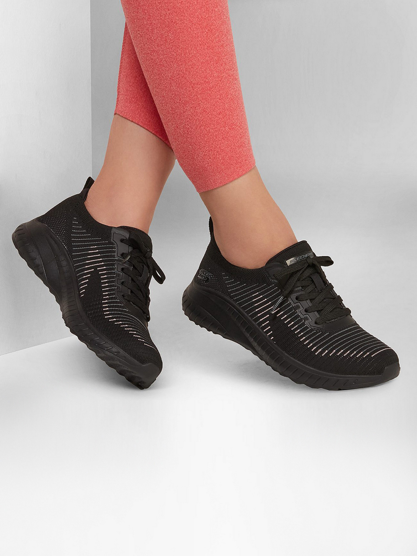 Кроссовки Skechers BOBS SPORT SQUAD CHAOS - RENEGADE PARADE модель 117207 BBK Фото