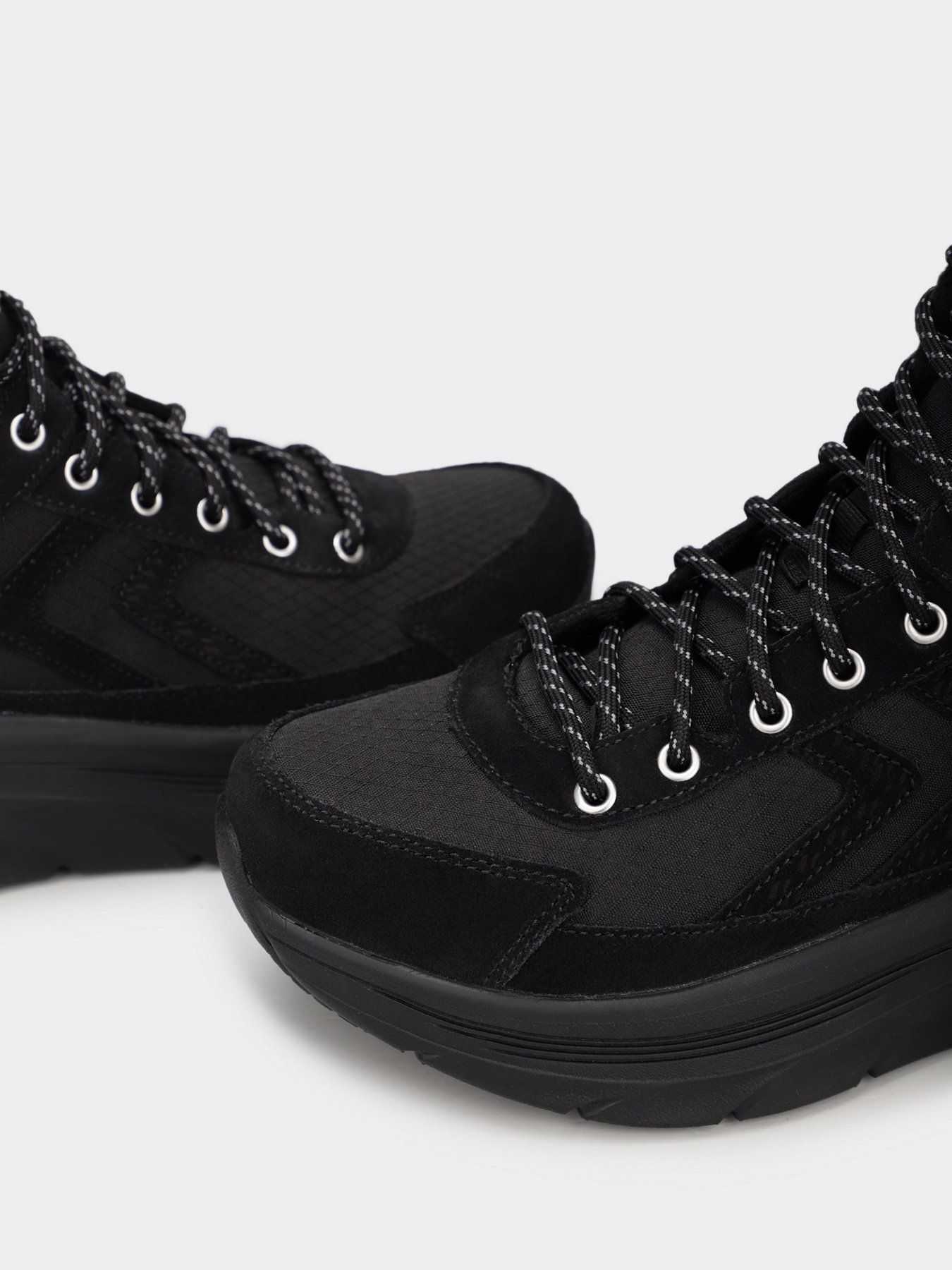 Ботинки Skechers D'Lux Walker Cozy Hike модель 167267 BBK Фото