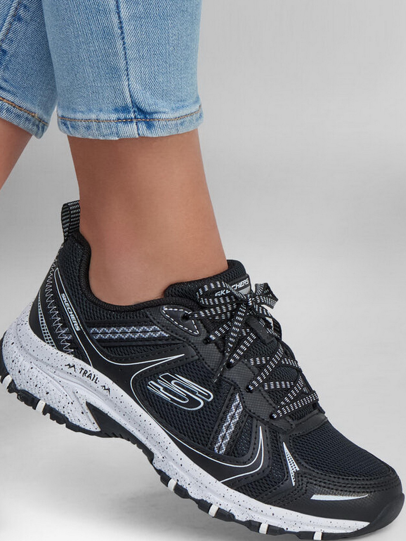 Кросівки повсякденні Skechers Vast Adventure Trail Running модель 149820 BKW Фото