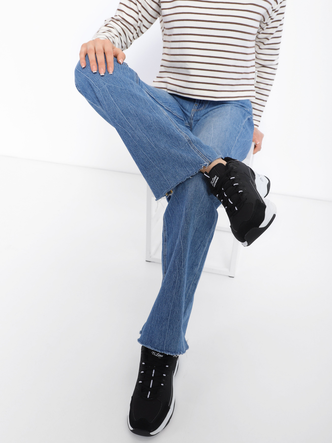 Кроссовки Skechers D'Lites 4.0 модель 896044 BLK Фото