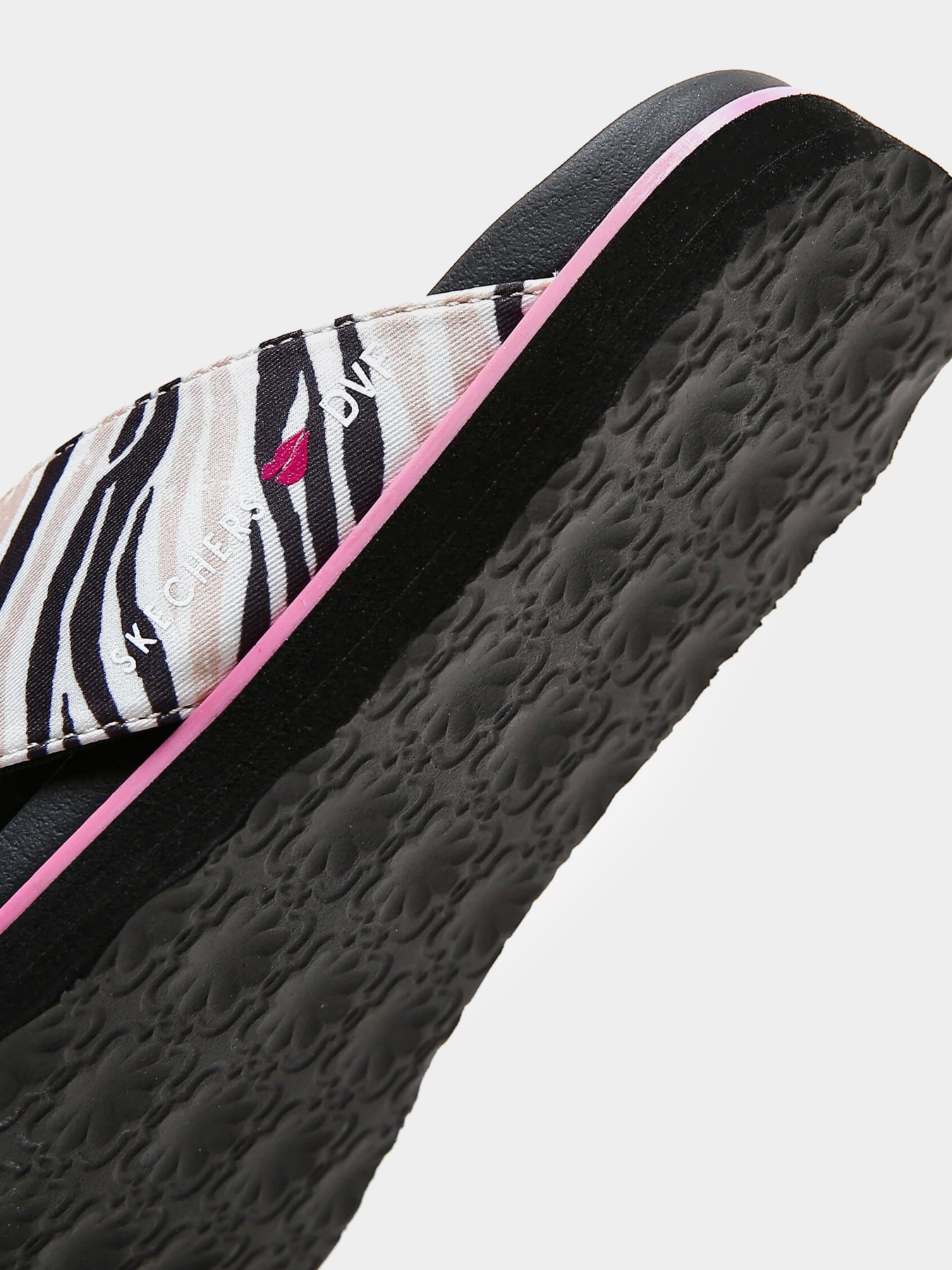 Шлепанцы Skechers DVF: Moon Keepers - Dazzle Walk модель 119871 BKNT Фото