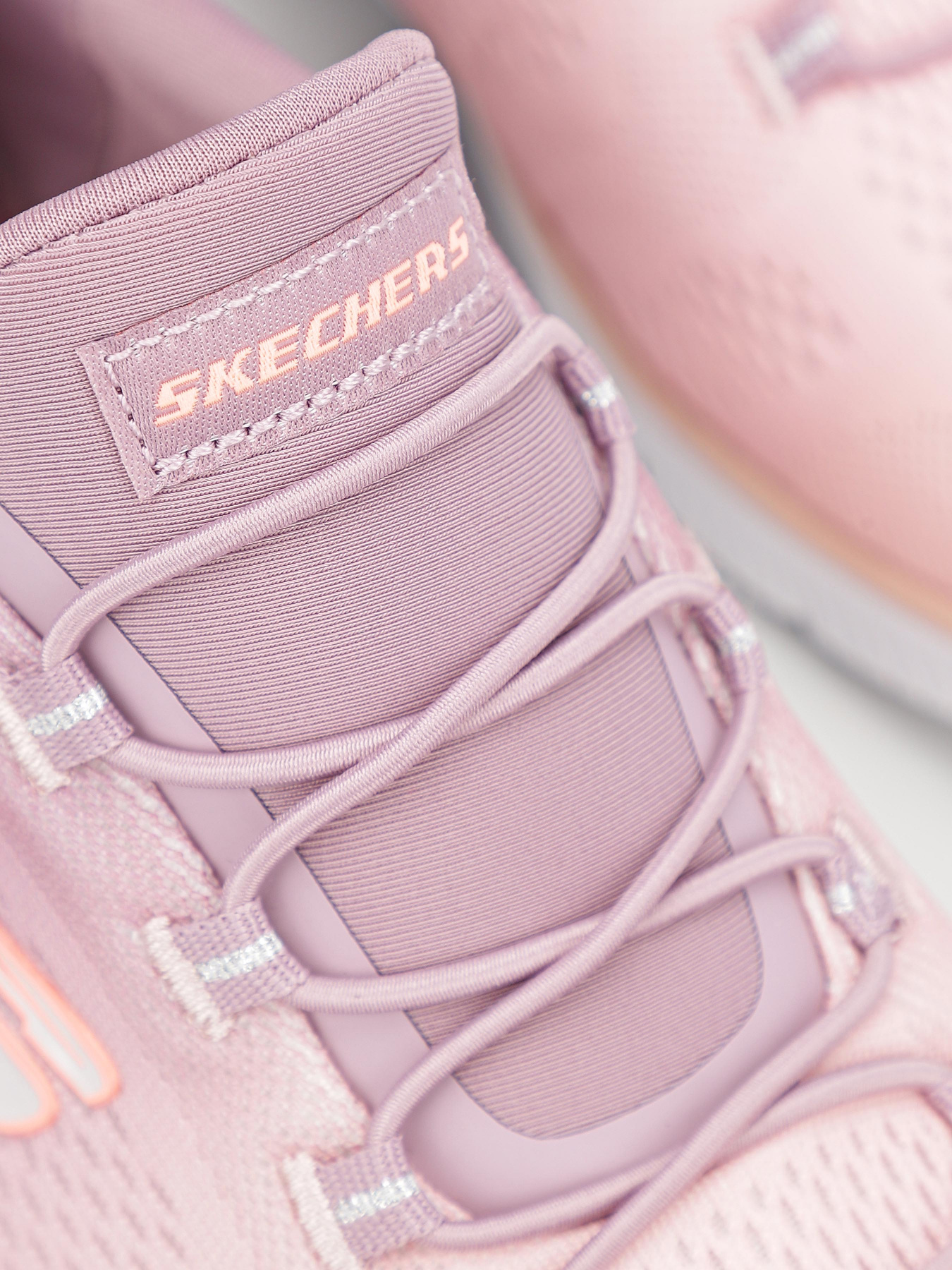Кроссовки повседневные Skechers Summits – Bright Charmer модель 149536 LTMV Кроссовки повседневные Skechers Summits – Bright Charmer модель 149536 LTMV Фото