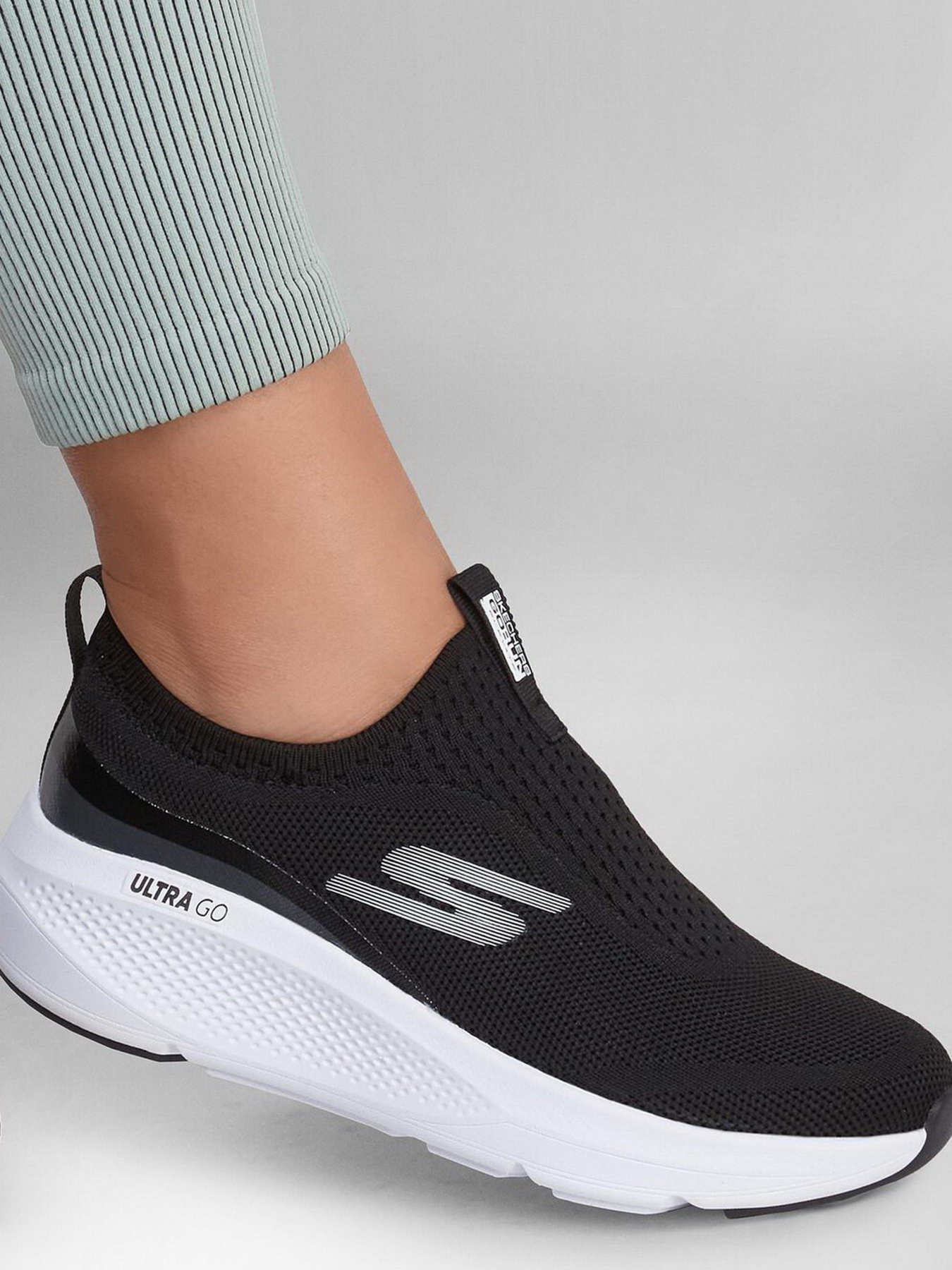 Сліпони Skechers GOrun Elevate - Hot Streak модель 128320 BKW Сліпони Skechers GOrun Elevate - Hot Streak модель 128320 BKW Фото