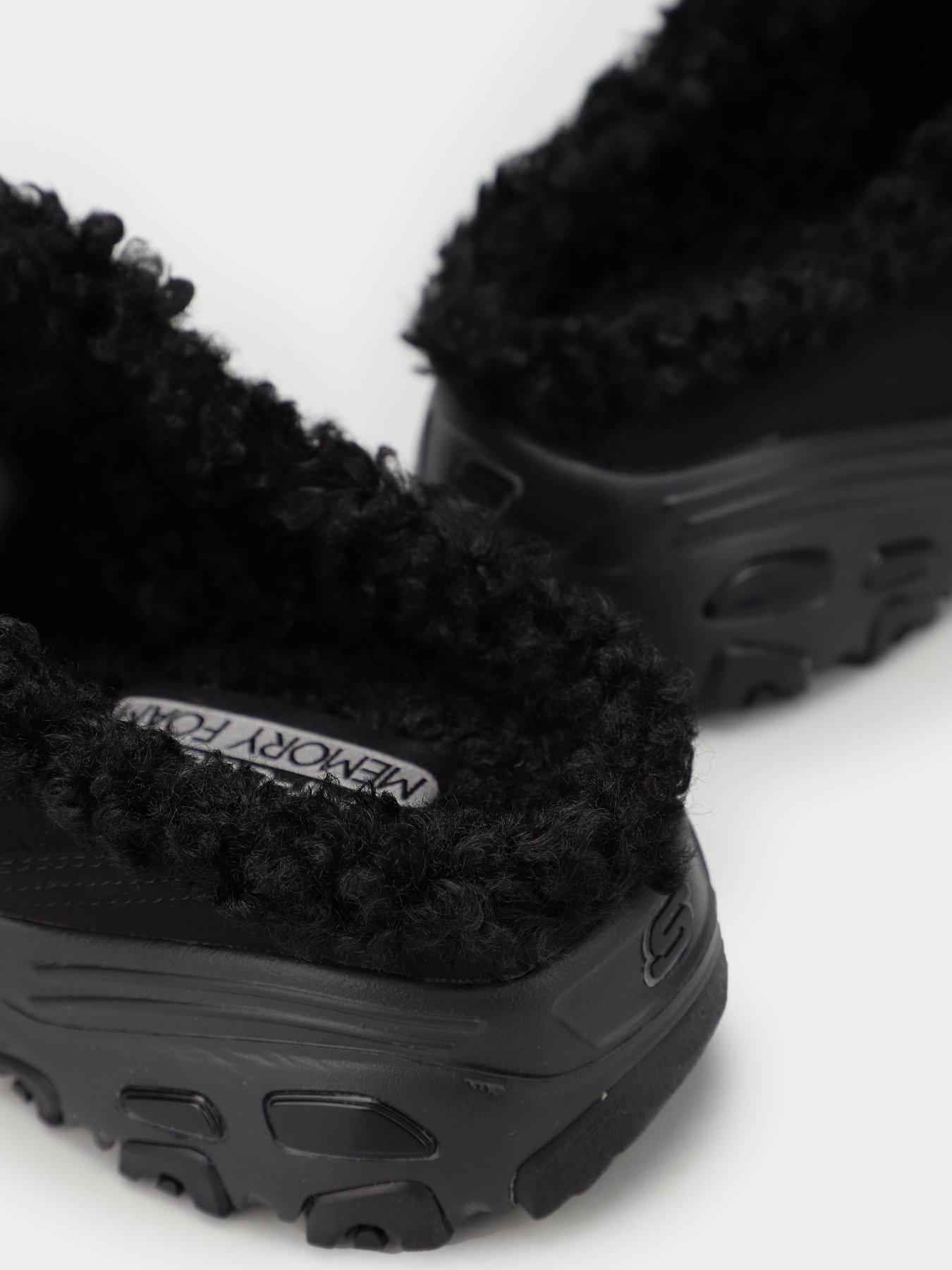 Тапки Skechers D'Lites Comfy Steps модель 149783 BBK Фото