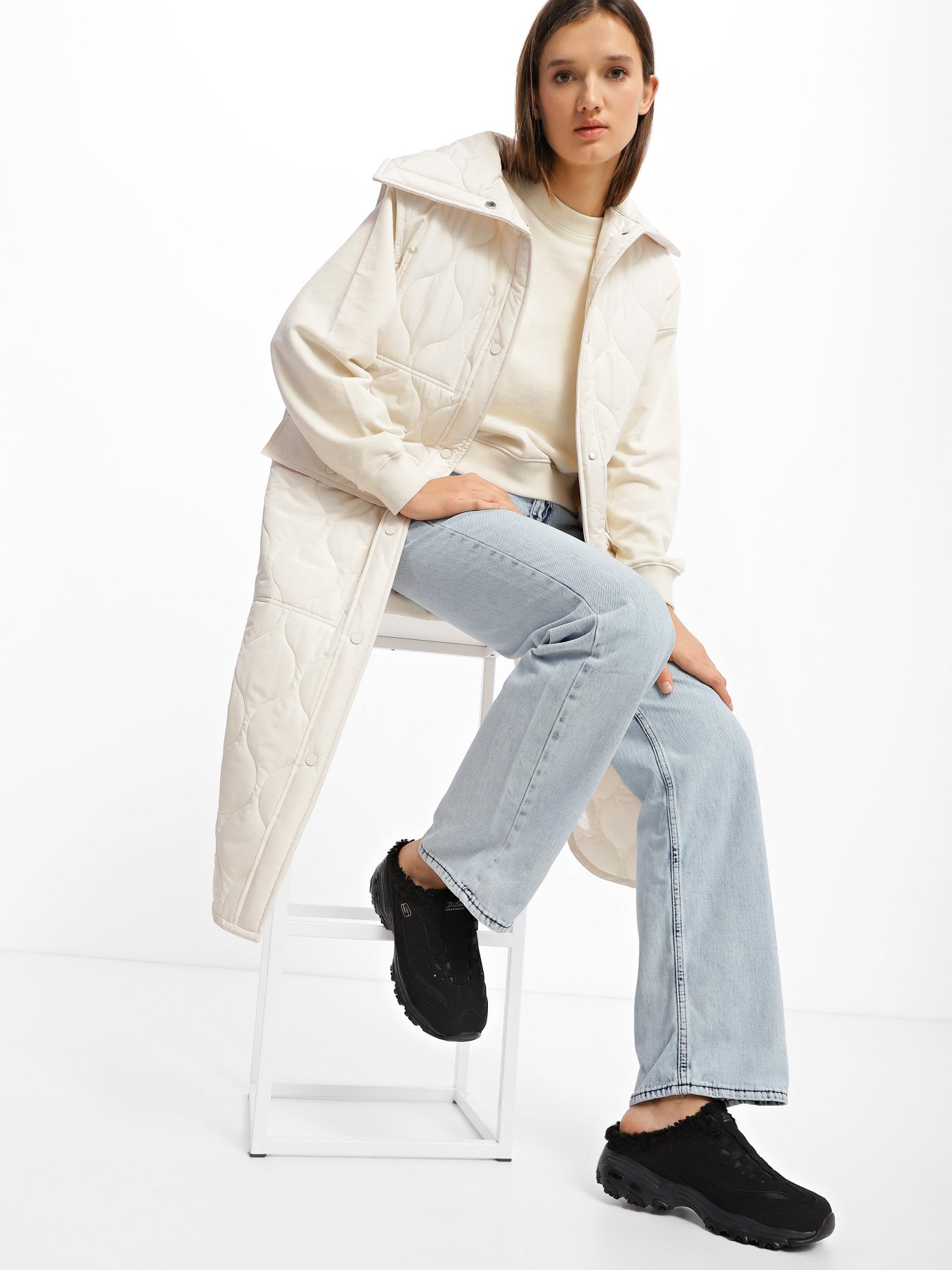 Тапки Skechers D'Lites Comfy Steps модель 149783 BBK Фото