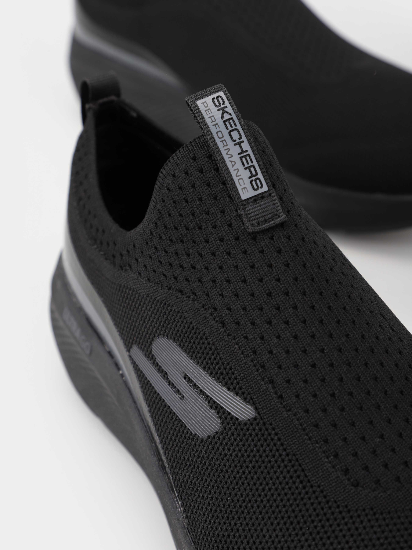 Слипоны Skechers GO RUN Elevate модель 128320 BBK Фото