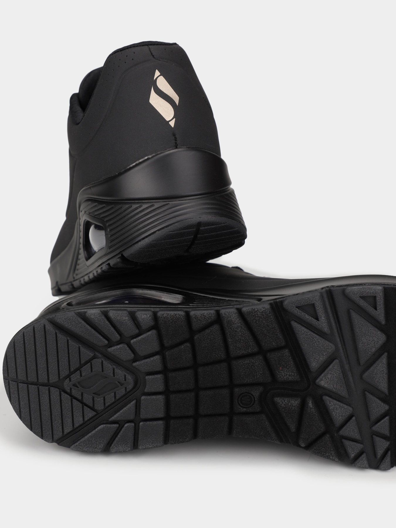 Кроссовки повседневные Skechers Uno Stand on Air модель 73690W BBK Фото