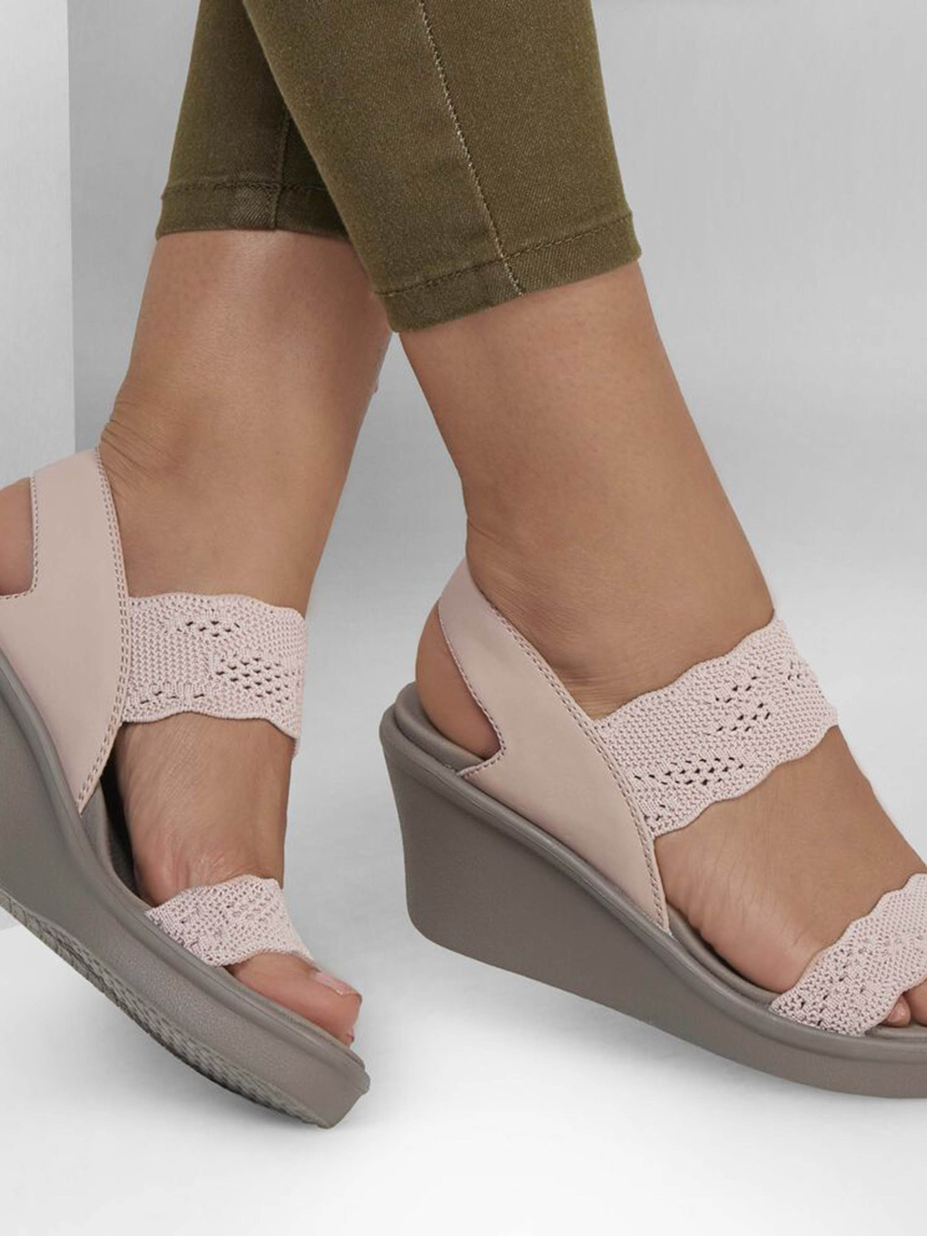 Босоніжки Skechers Rumble On - New Crush модель 119601 BLSH Фото