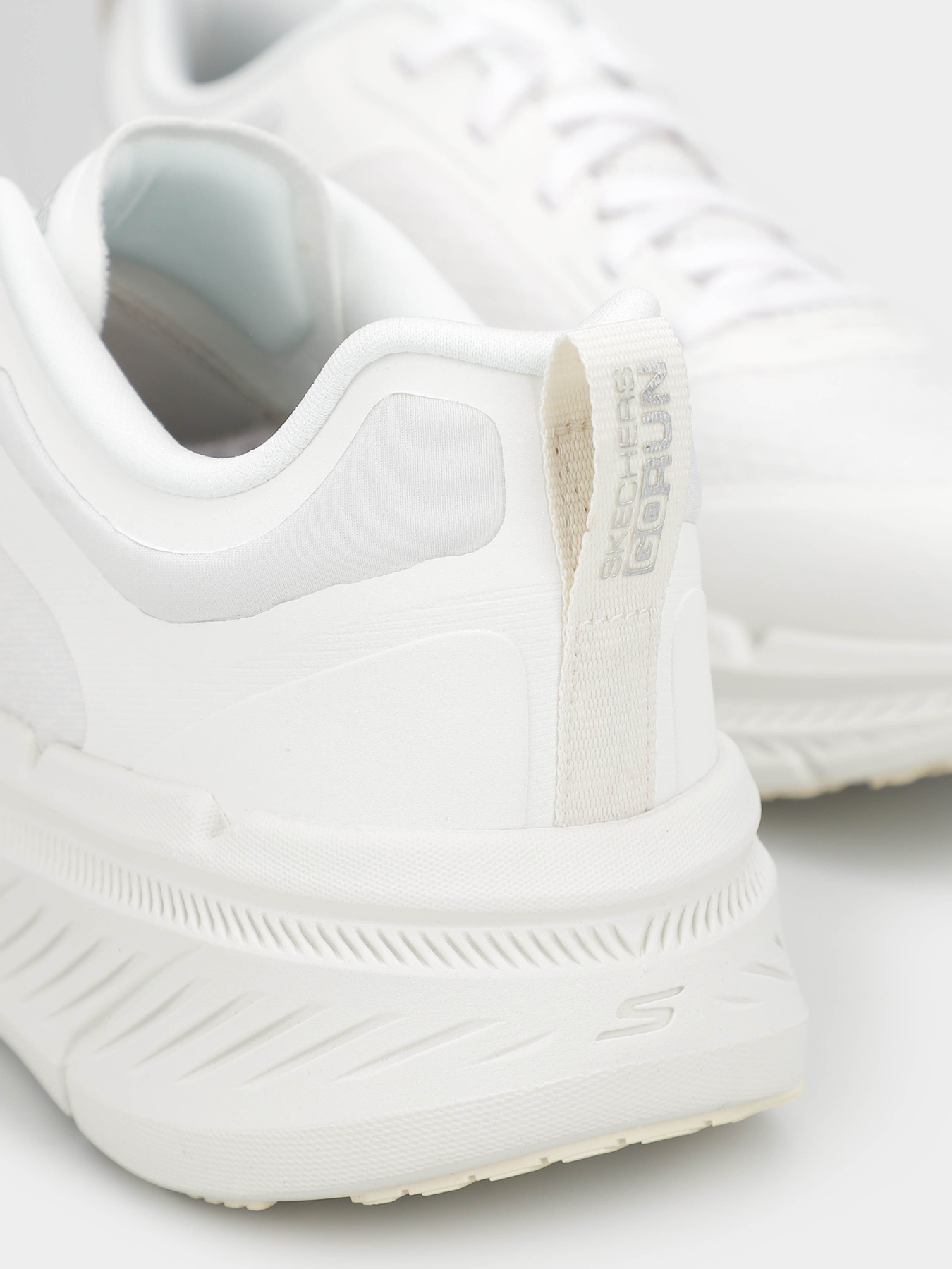 Кросівки повсякденні Skechers Max Cushion Premier 2.0 модель 220821 WHT Фото