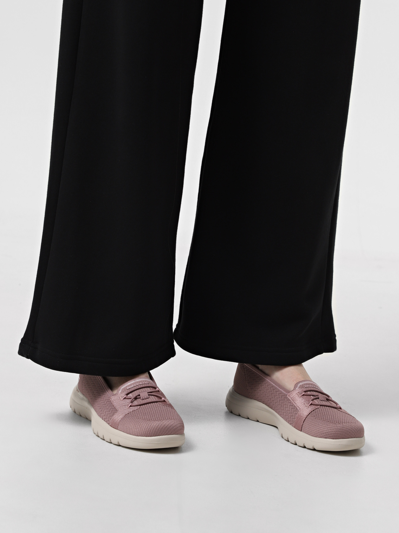 Сліпони Skechers On-the-GO Flex - Logan модель 138276 DKMV Фото