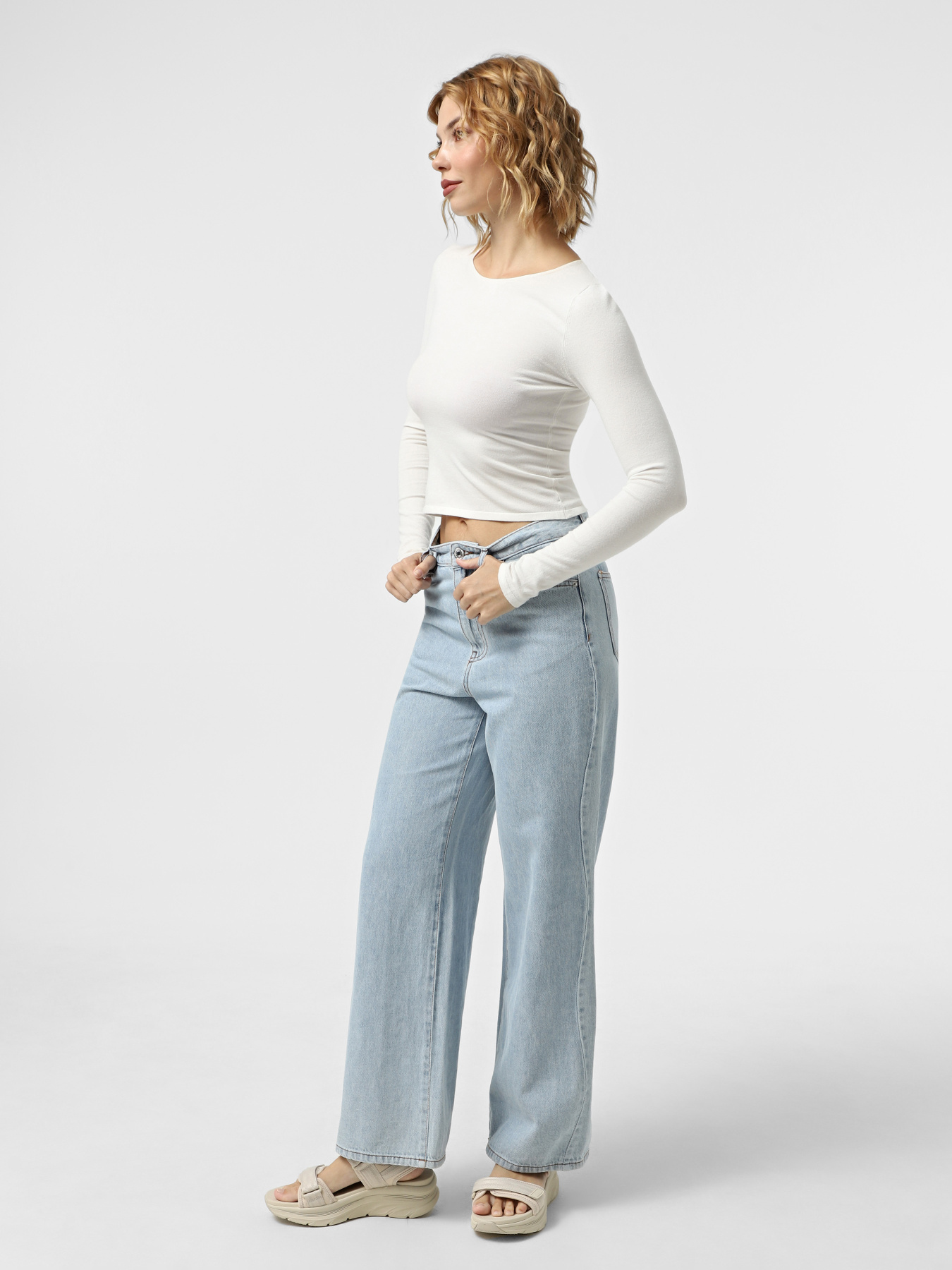 Сандалии Skechers Relaxed Fit: D'Lux Walker - Adored Days модель 119823 NAT Фото