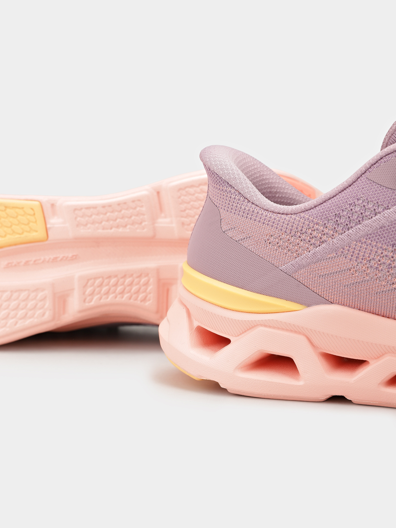 Кросівки повсякденні Skechers GLIDE-STEP ALTUS модель 150513 LVMT Фото