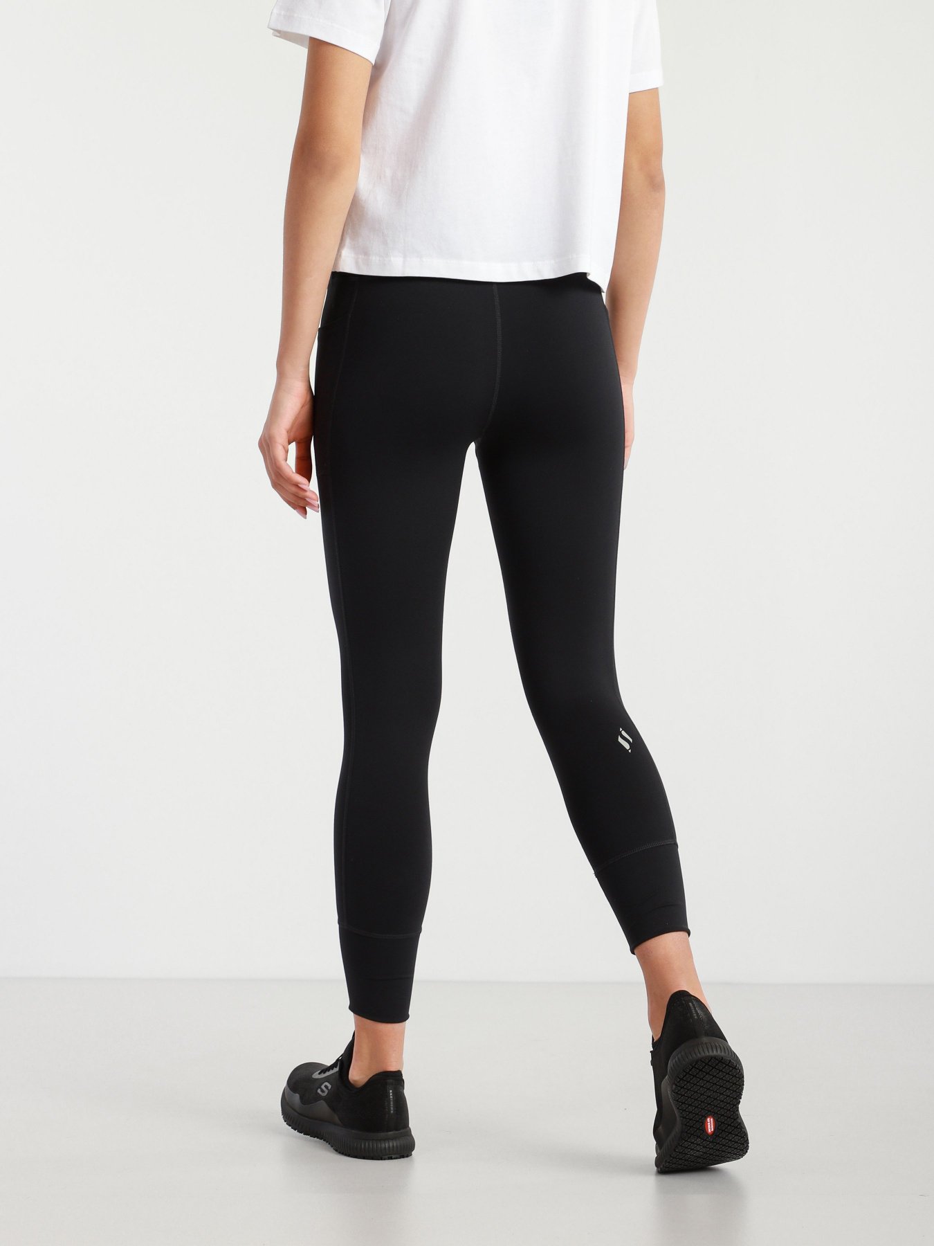 Леггинсы Skechers Apparel GOwalk модель W4LG125 BLK Фото