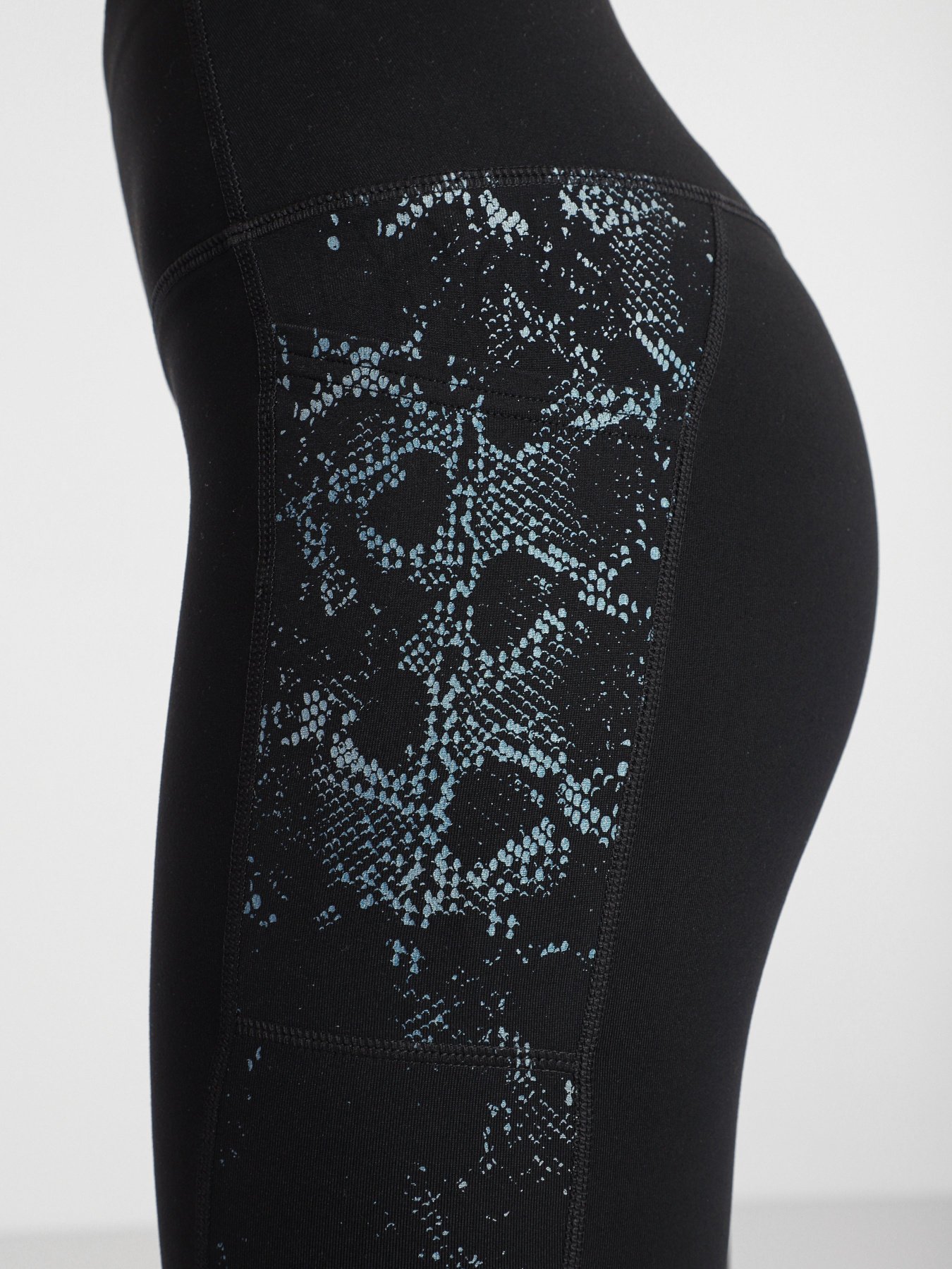 Шорты Skechers модель W4SH45 BKSL Фото