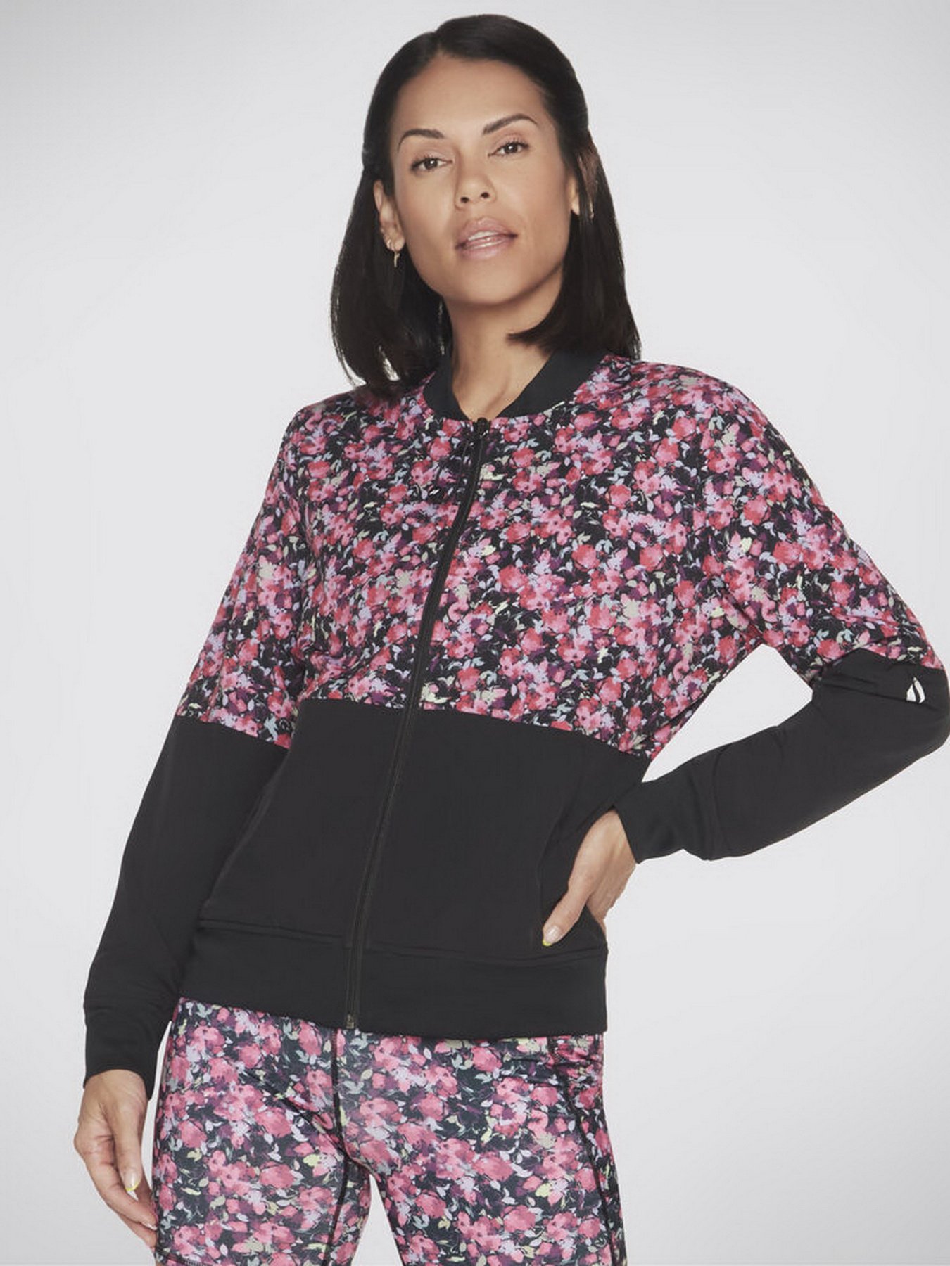 Бомбер Skechers Fantasy Fields модель WJA314 BKRB Бомбер Skechers Fantasy Fields модель WJA314 BKRB Фото