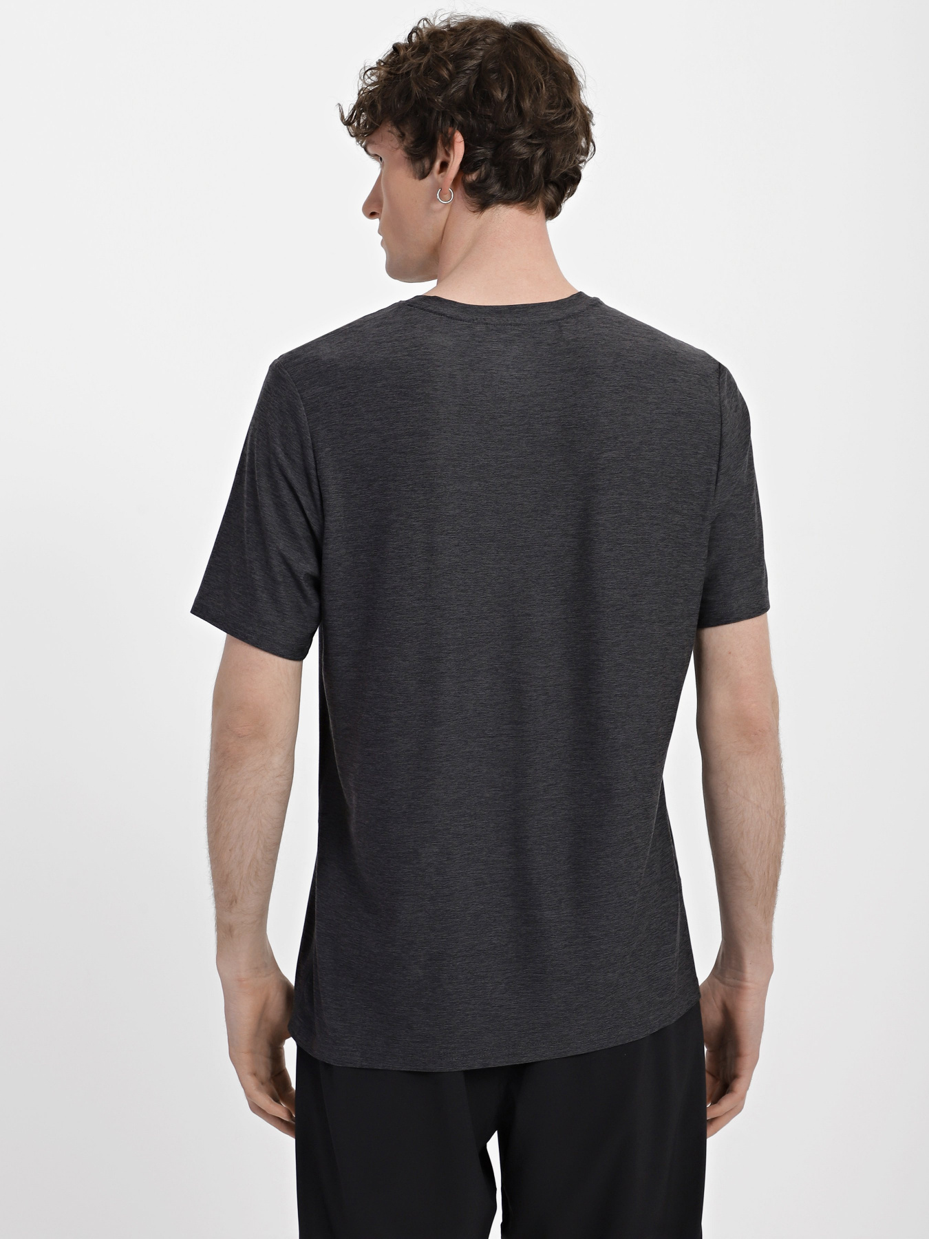 Спортивная футболка Skechers GO DRI All Day модель MTS360 BKCC Спортивная футболка Skechers GO DRI All Day модель MTS360 BKCC Фото